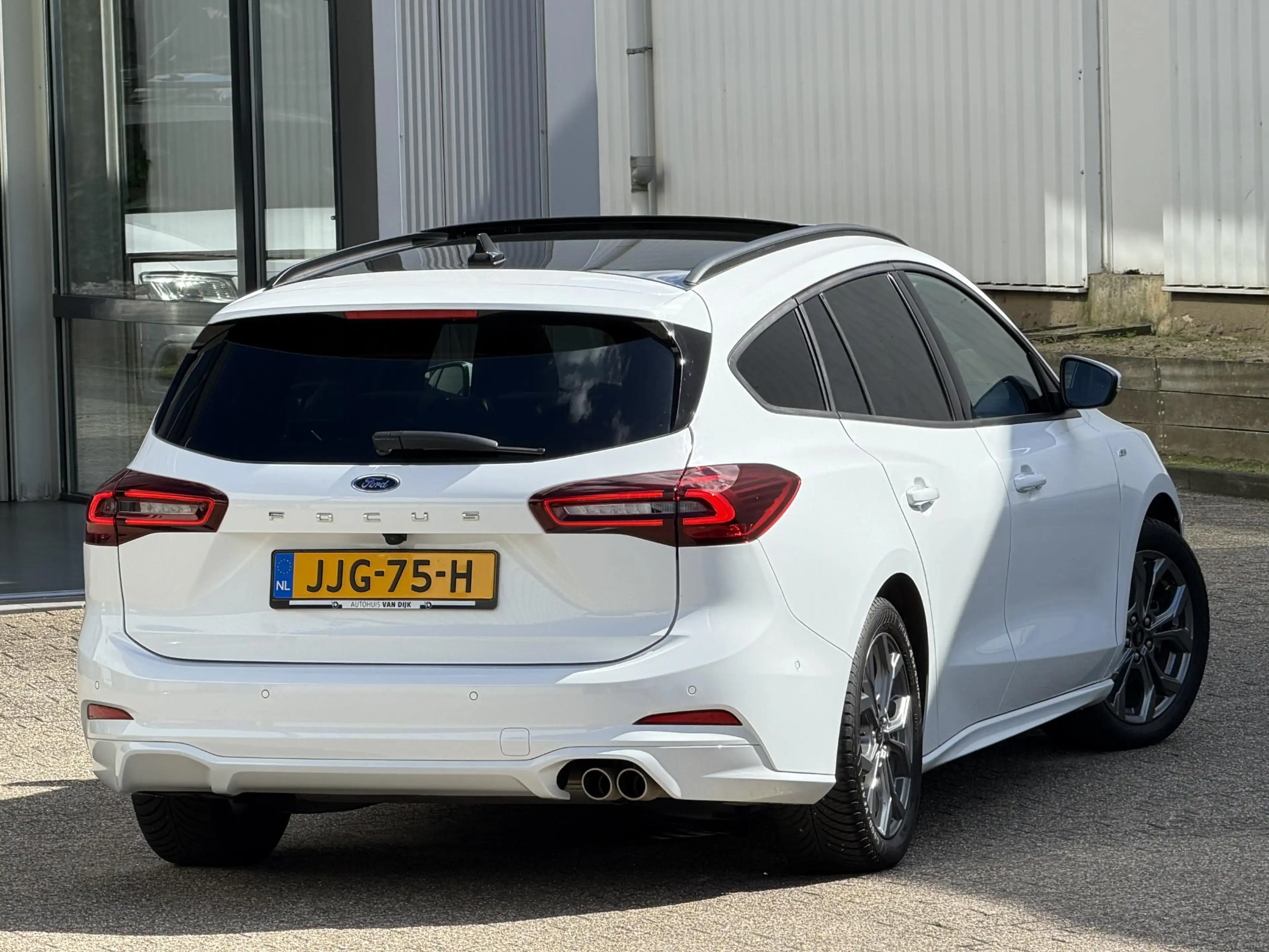 Ford Focus Wagon 1.0 EcoBoost Hybrid ST Line Style | Pano-sch — photo 31