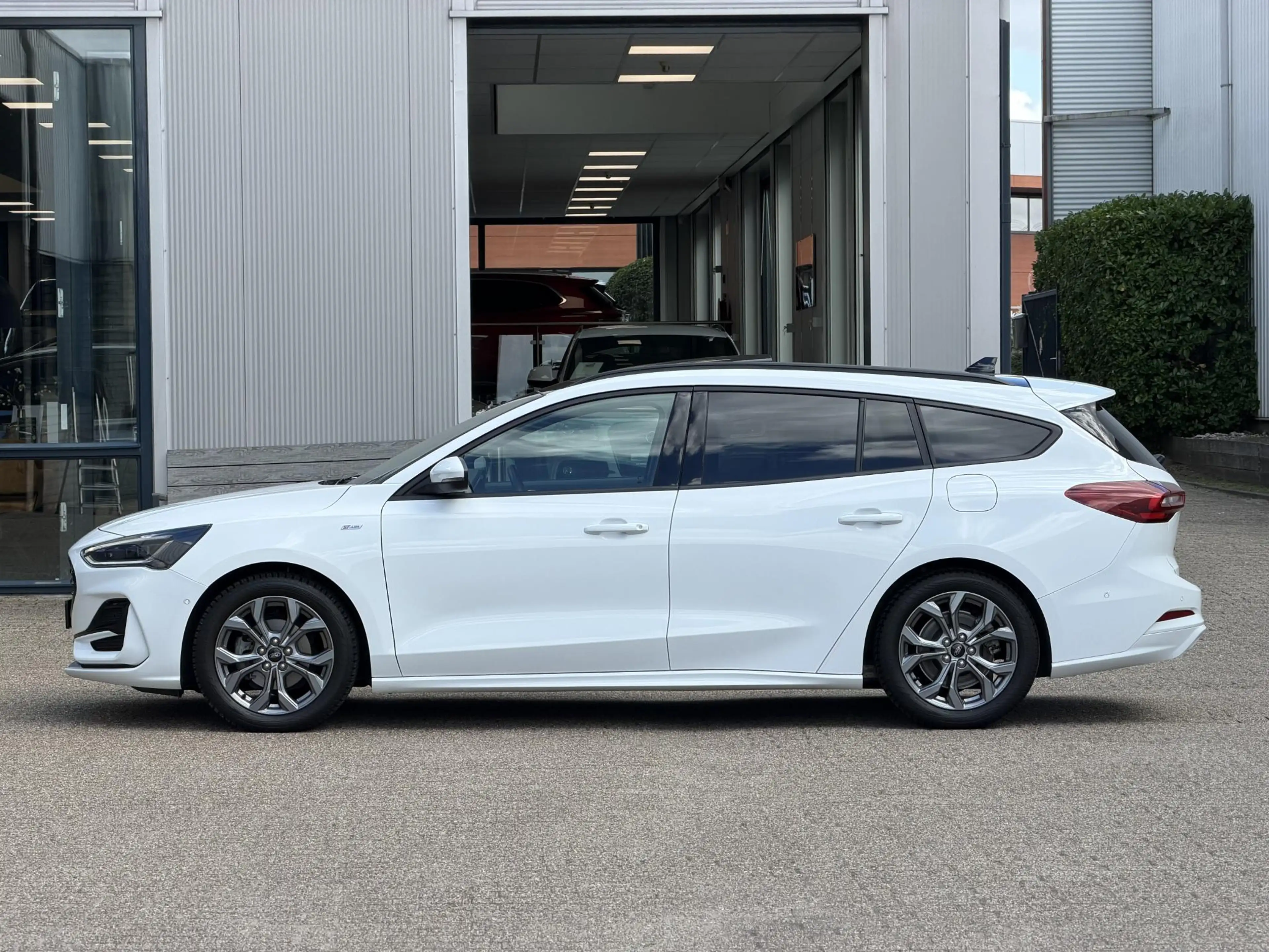 Ford Focus Wagon 1.0 EcoBoost Hybrid ST Line Style | Pano-sch — photo 38