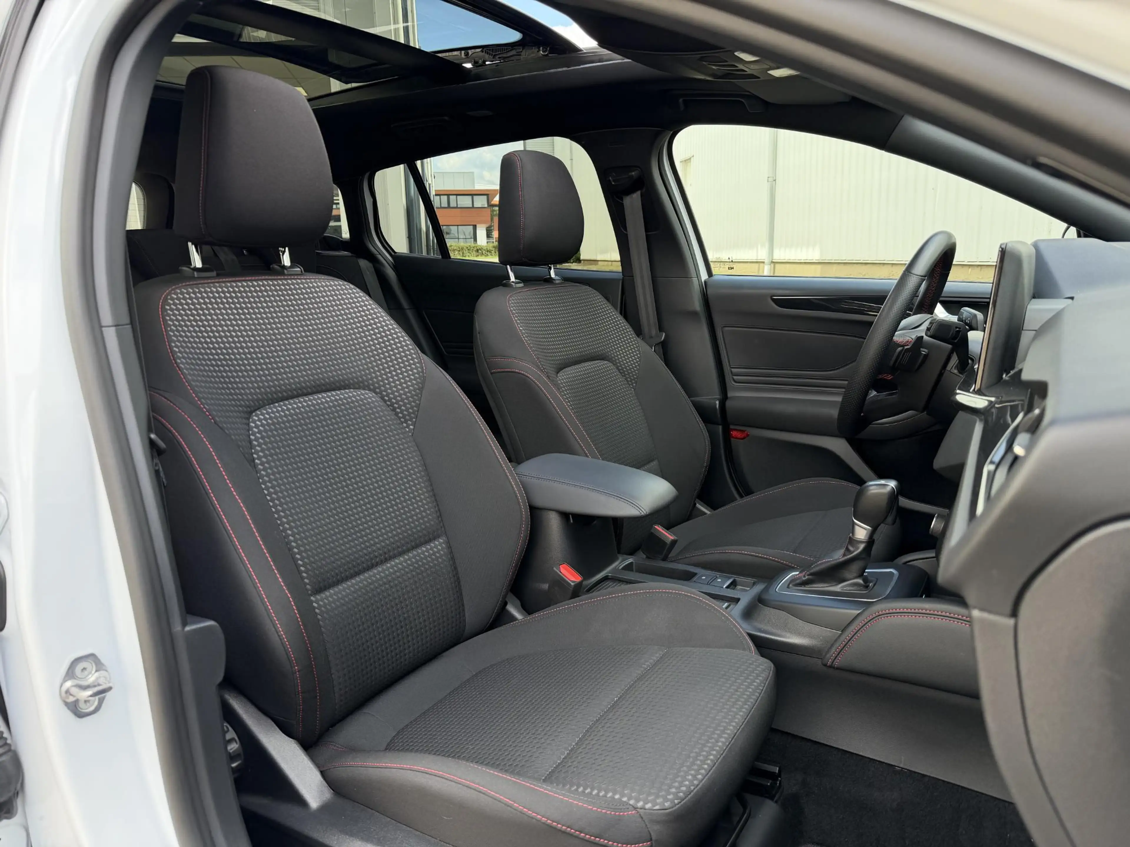 Ford Focus Wagon 1.0 EcoBoost Hybrid ST Line Style | Pano-sch — photo 27