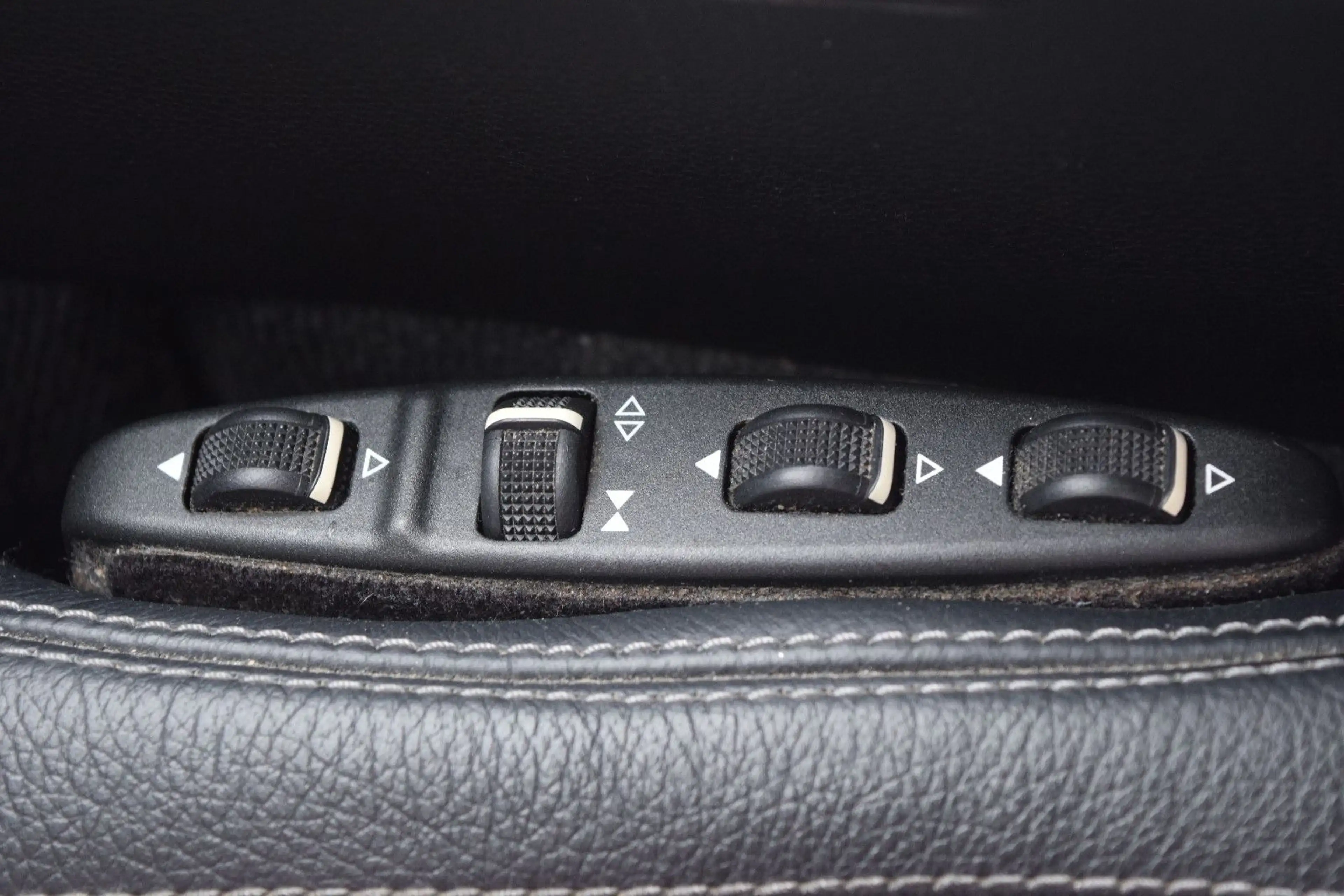 Mercedes-Benz E 350 Coupe AUTOMATIKGETRIEBE,VOLEDER,XENON,NAVI — photo 12