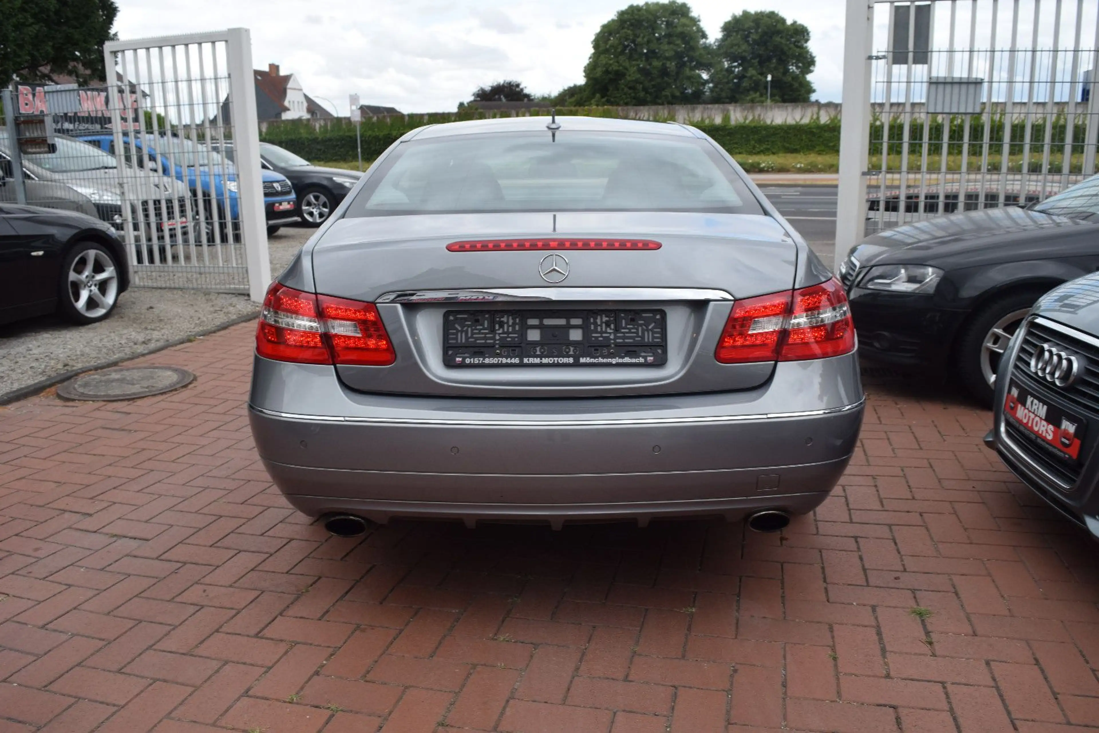 Mercedes-Benz E 350 Coupe AUTOMATIKGETRIEBE,VOLEDER,XENON,NAVI — photo 6