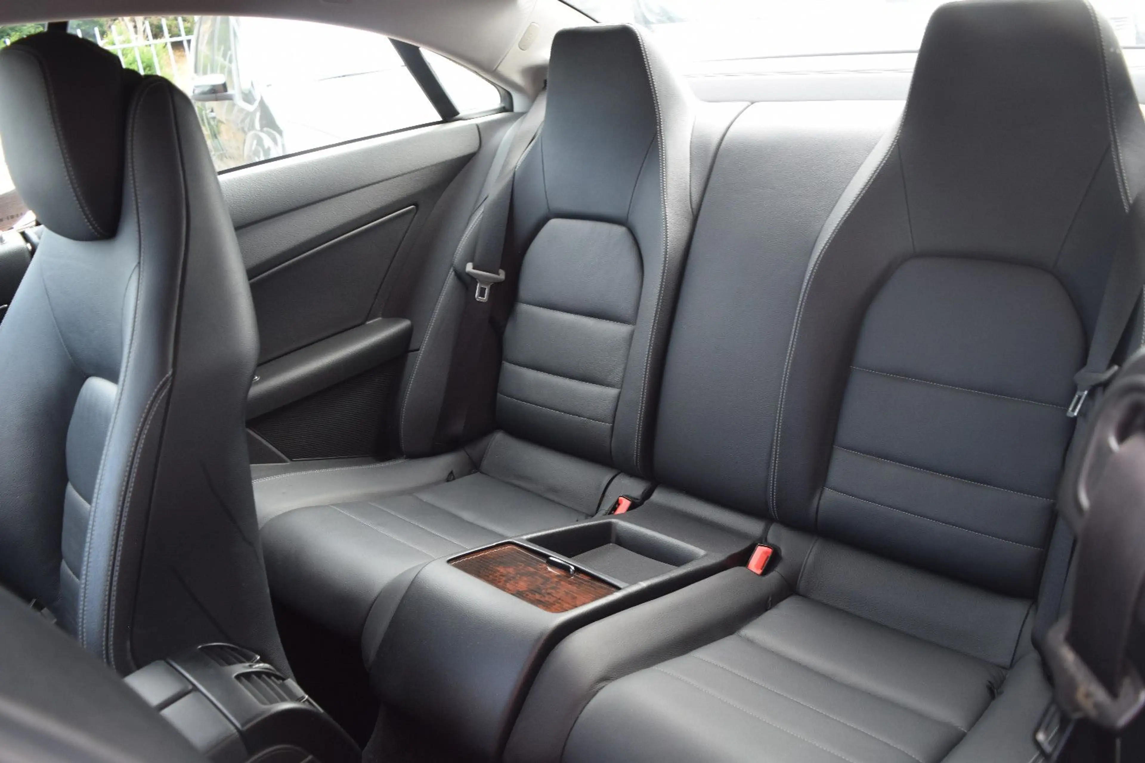 Mercedes-Benz E 350 Coupe AUTOMATIKGETRIEBE,VOLEDER,XENON,NAVI — photo 8