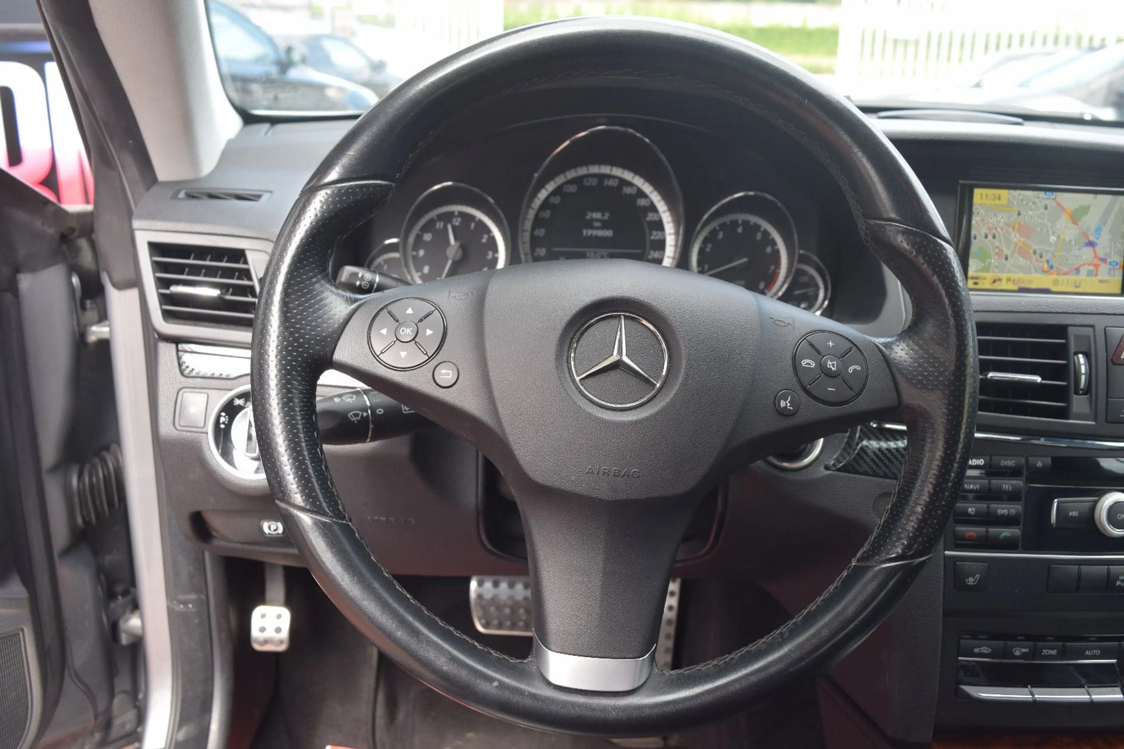 Mercedes-Benz E 350 Coupe AUTOMATIKGETRIEBE,VOLEDER,XENON,NAVI — photo 9