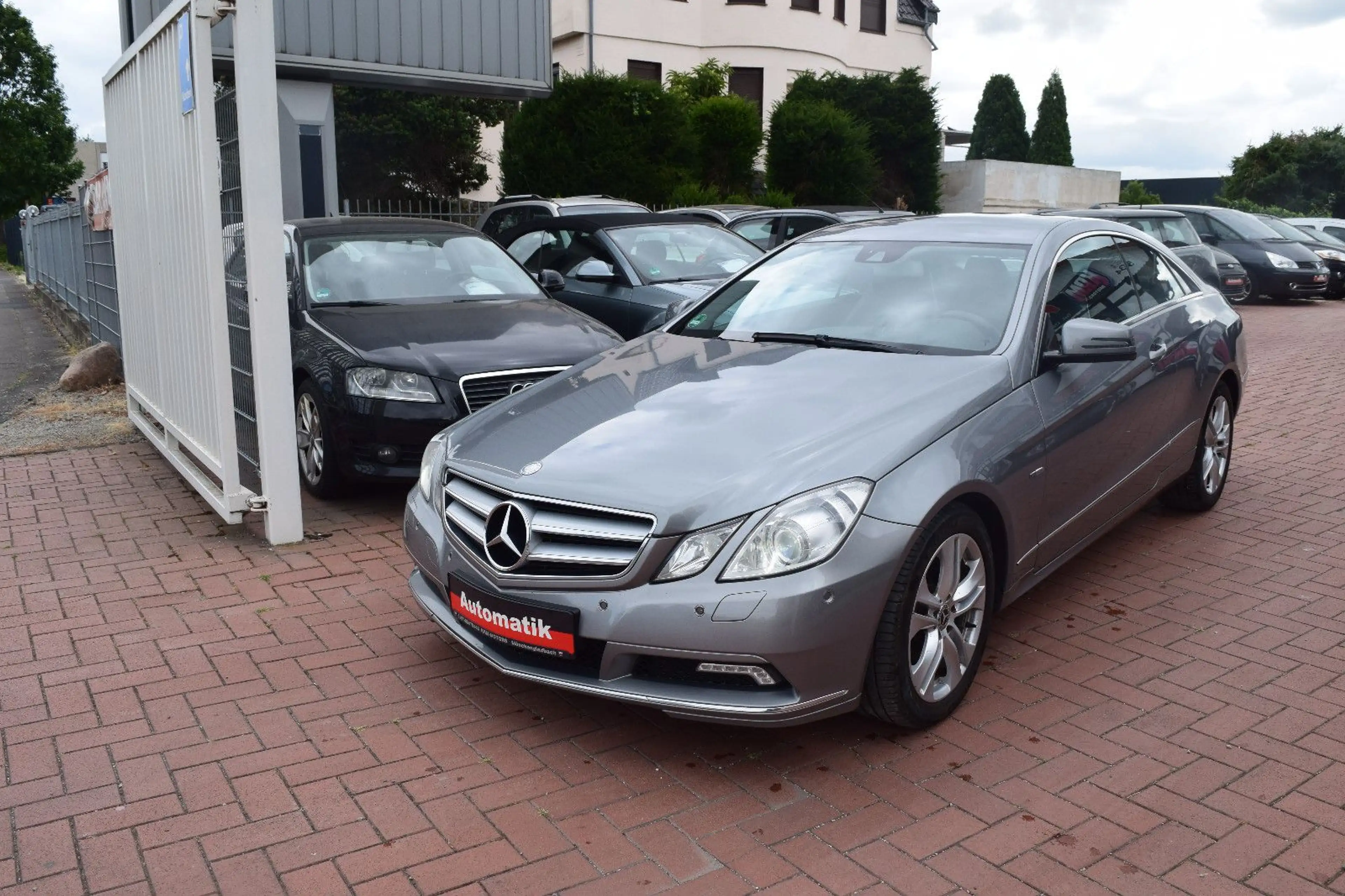 Mercedes-Benz E 350 Coupe AUTOMATIKGETRIEBE,VOLEDER,XENON,NAVI — photo 2