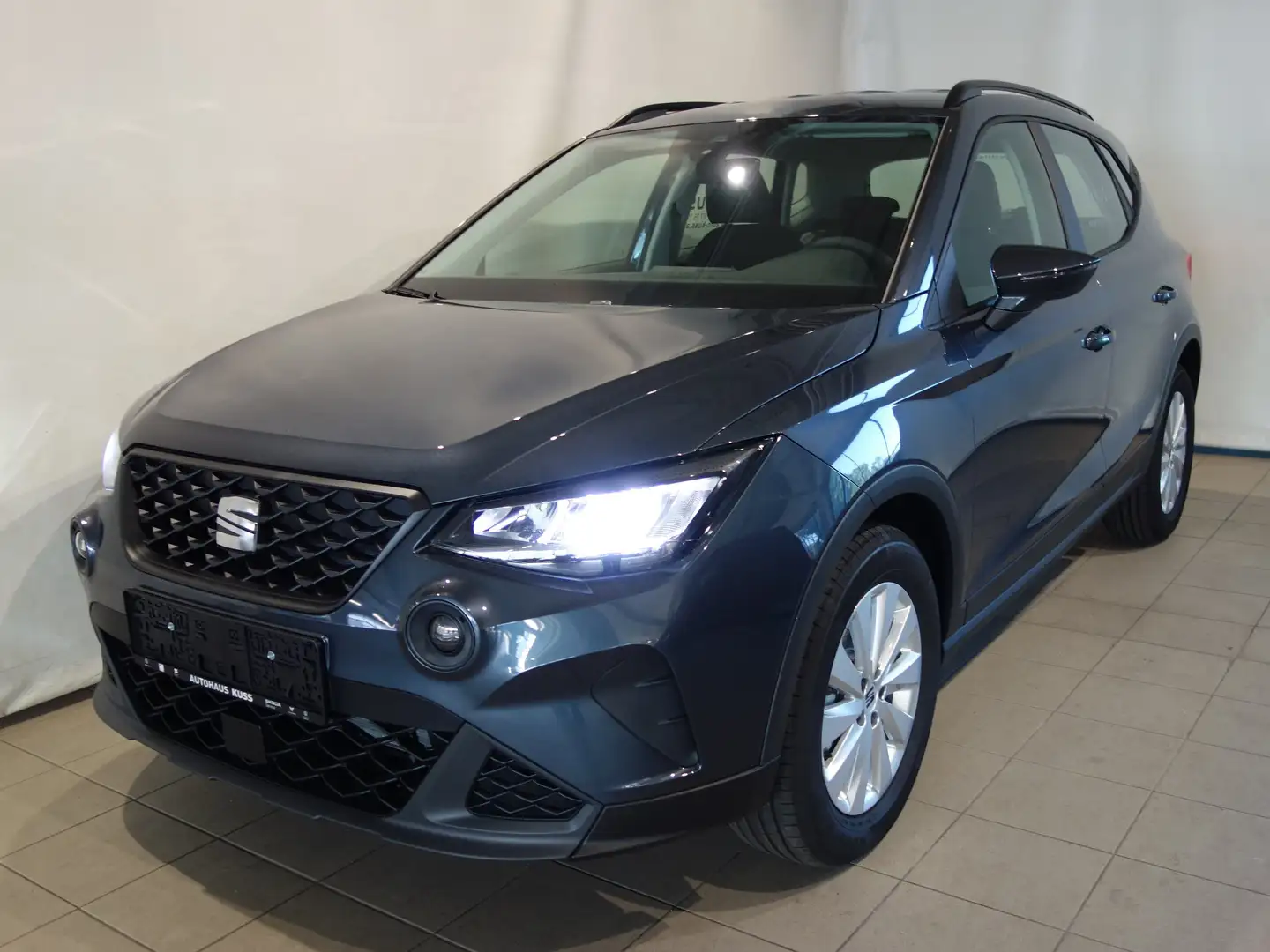 SEAT Arona Reference Grijs - 1