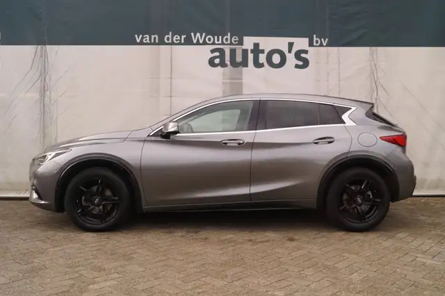 Infiniti Q30 1.5D Business Edition -NAVI-LEER-ECC-PDC-CRUISE-