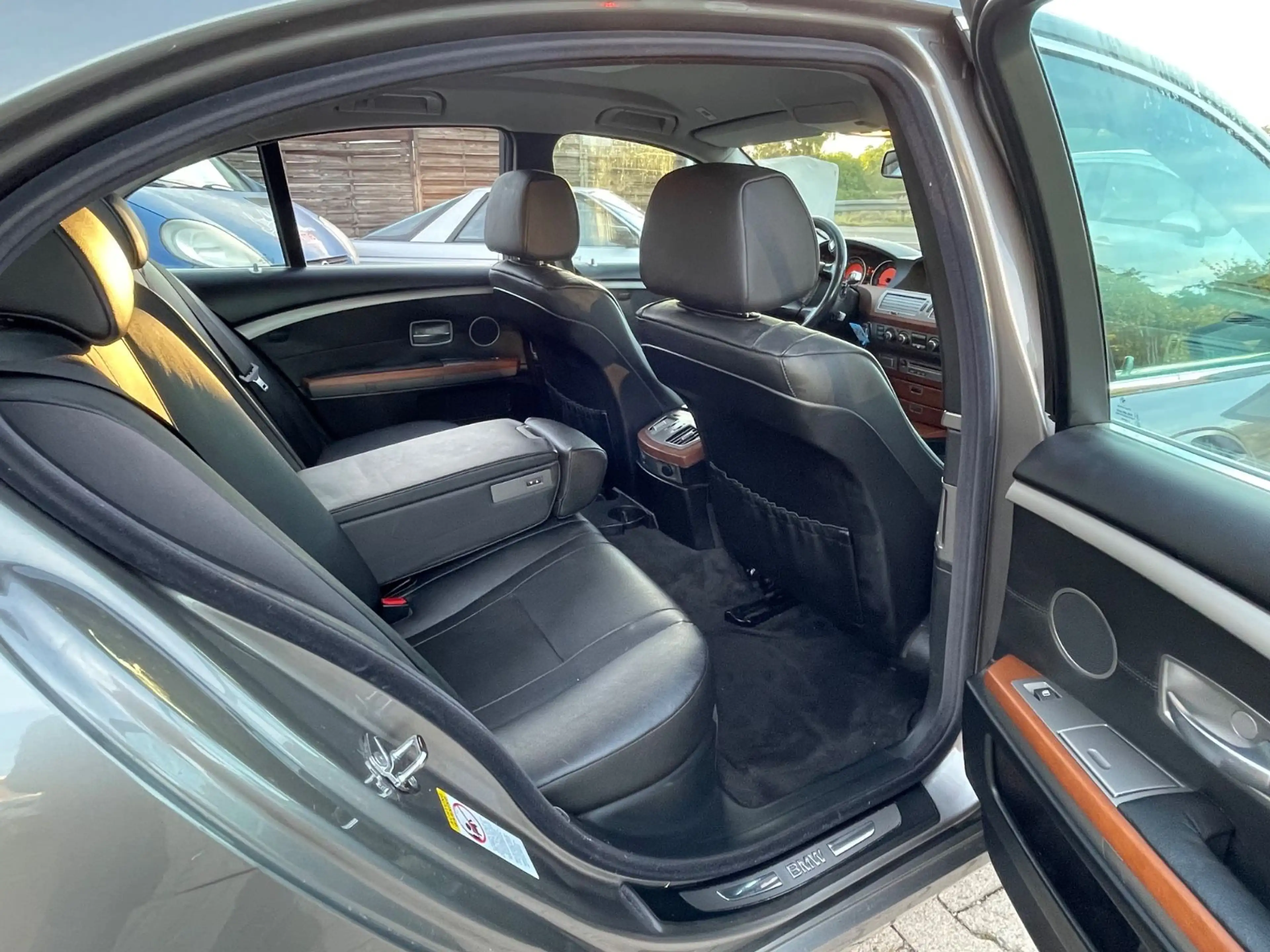 BMW 740 7 740 i"2.Hand"scheckheftgepflegt"TÜV 09/28" — photo 15