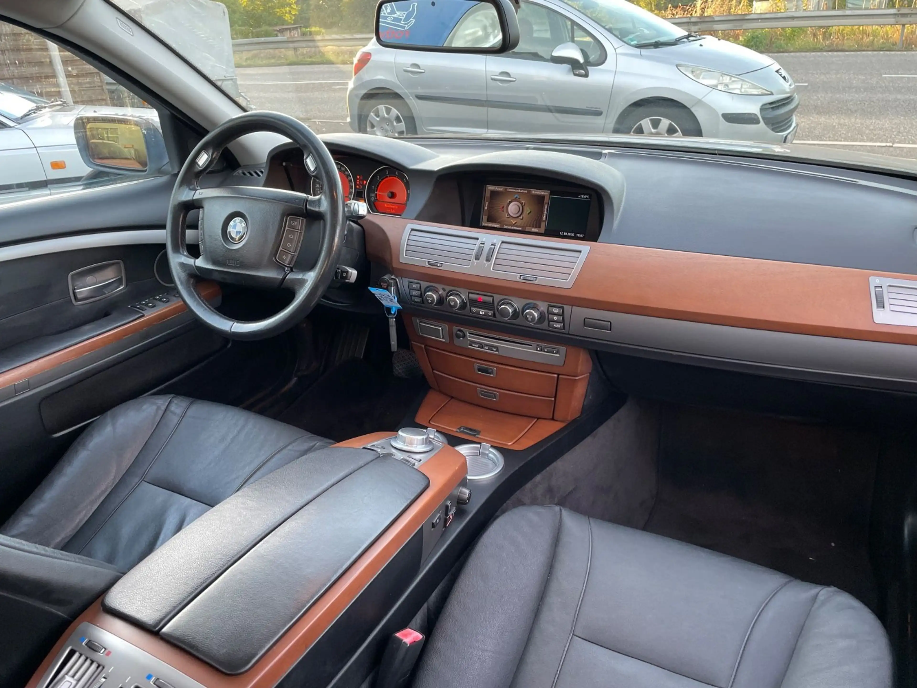 BMW 740 7 740 i"2.Hand"scheckheftgepflegt"TÜV 09/28" — photo 9
