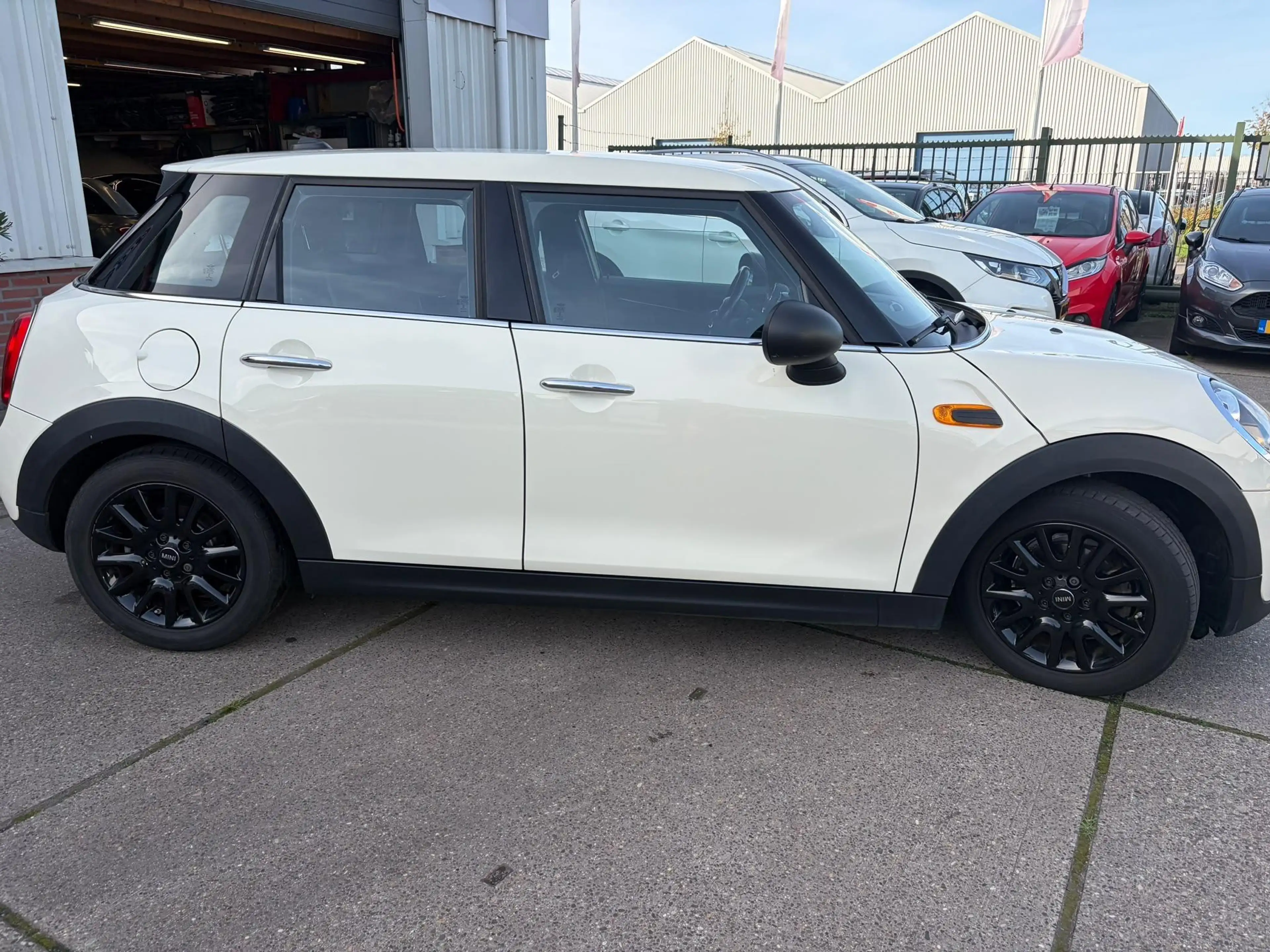 MINI One 5-Deurs 1.2 Distributieketting is vervangen, airco — photo 5