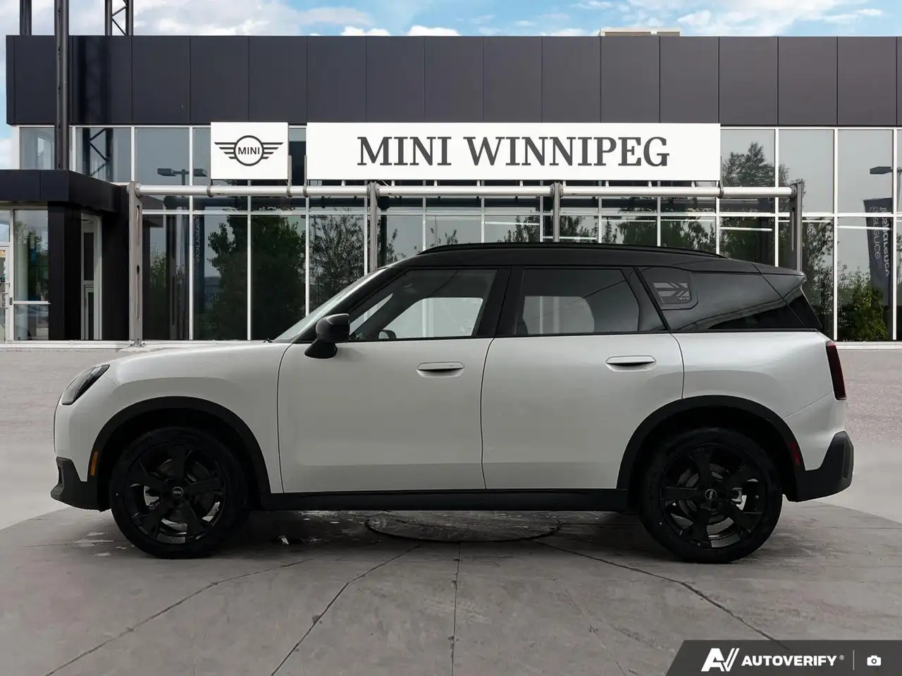 MINI Countryman снимка MINI Countryman