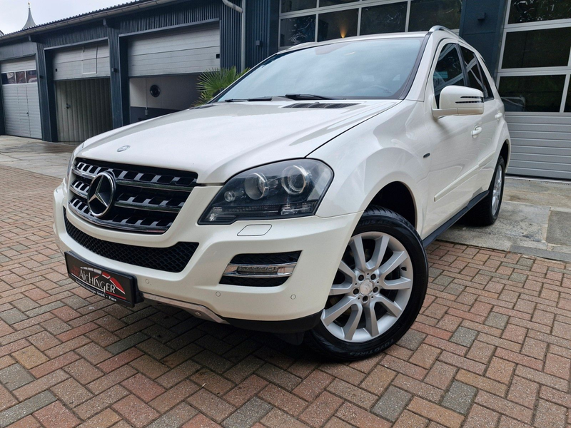 Mercedes-Benz ML 350 4Matic Edition Ahk Leder Bi-Xenon