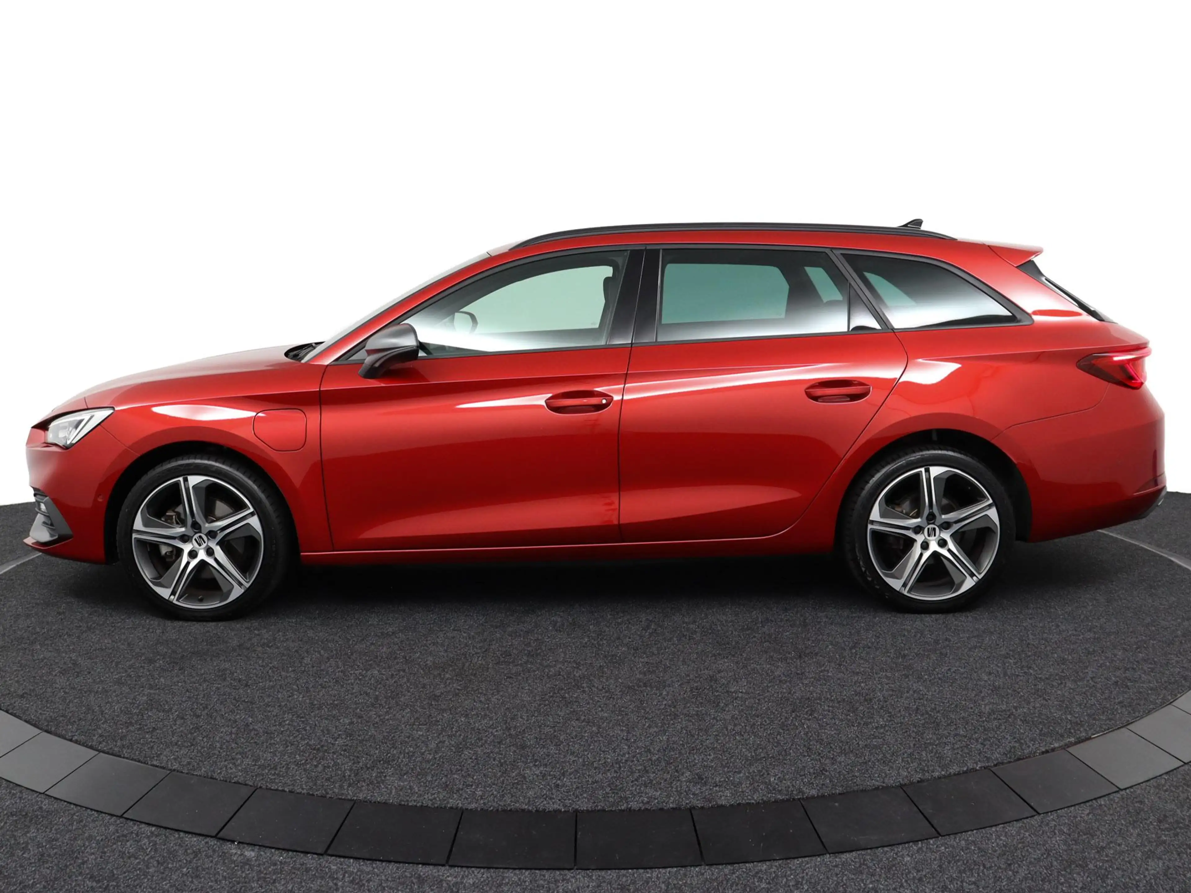 SEAT Leon e-Hybrid Sportstourer 1.4 TSI eHybrid PHEV FR Business Inte — photo 2