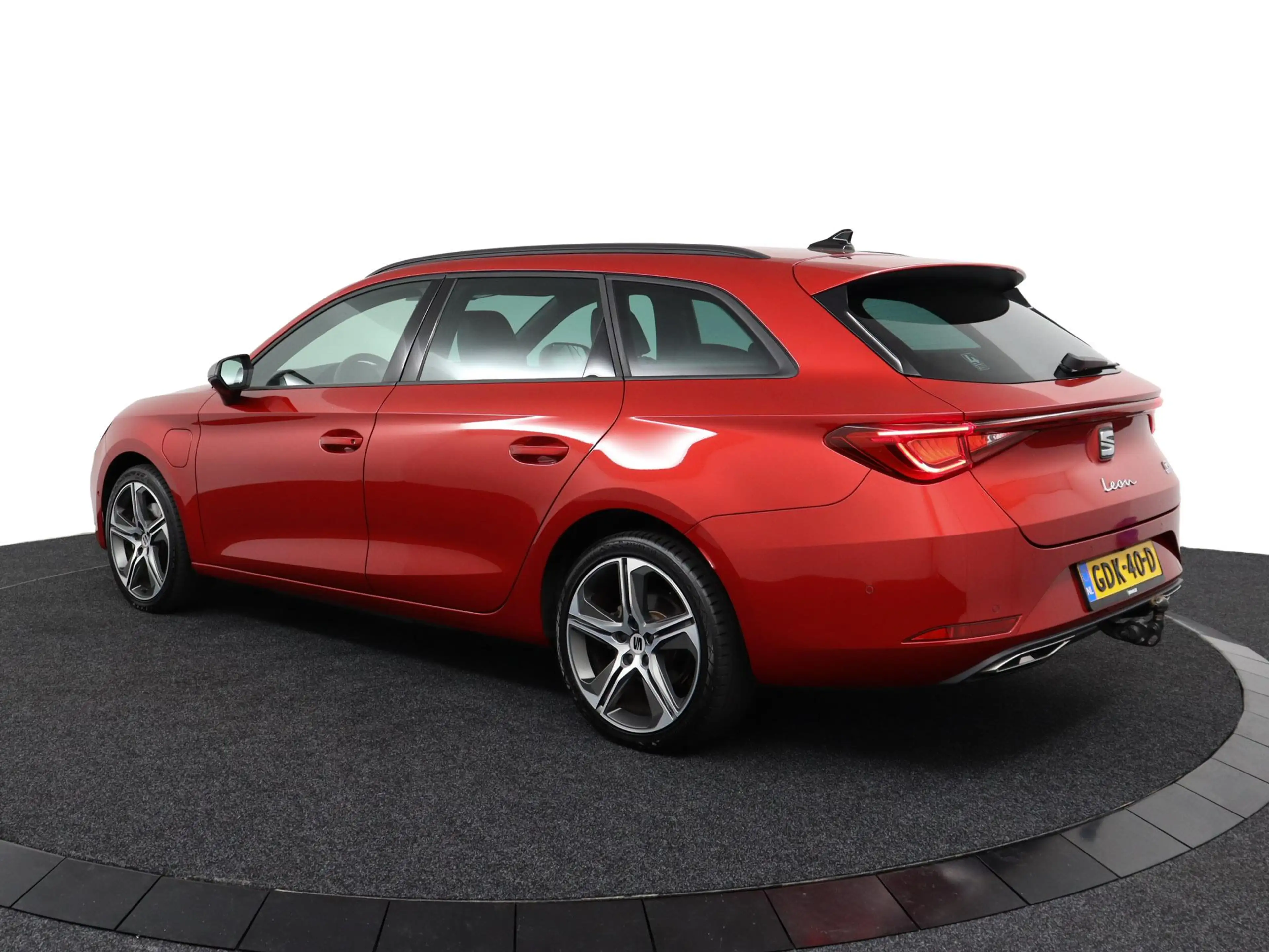 SEAT Leon e-Hybrid Sportstourer 1.4 TSI eHybrid PHEV FR Business Inte — photo 3