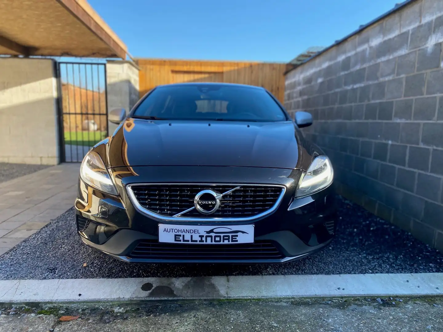 Volvo V40 2.0 D2 R-Design Led Navi Leder BT Pdc Facelift Zwart - 2