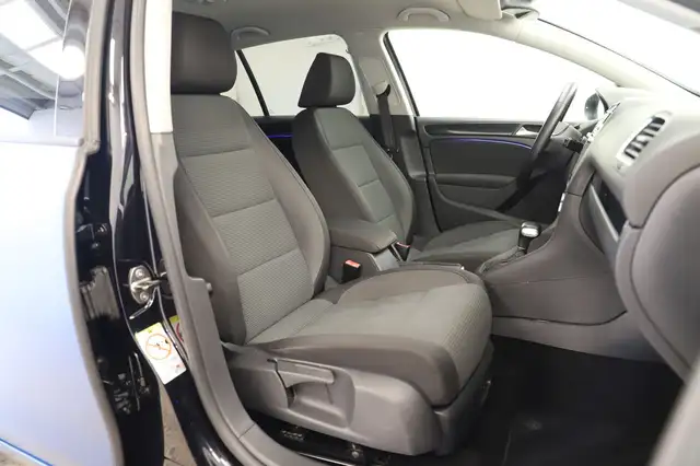 Volkswagen Golf view 10
