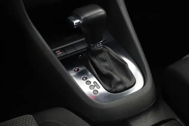 Volkswagen Golf view 18