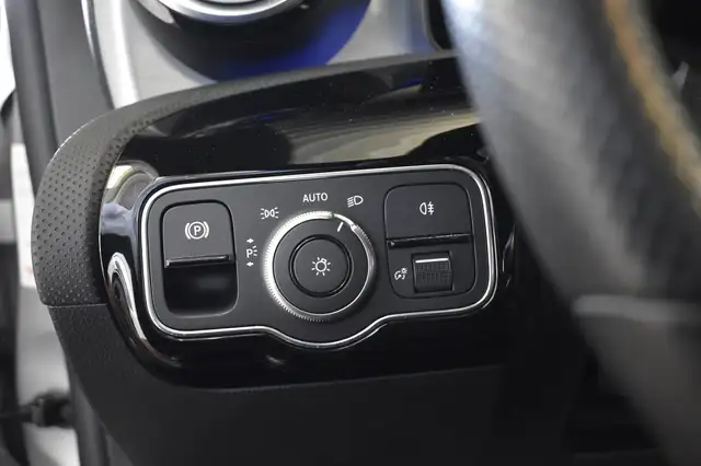 Mercedes-Benz CLA view 13