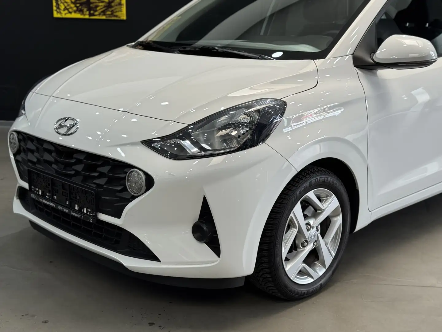 Hyundai i10 Trend*1.Hand*TÜV 10/25*PDC*Klima*Lenkrad heizba Weiß - 2