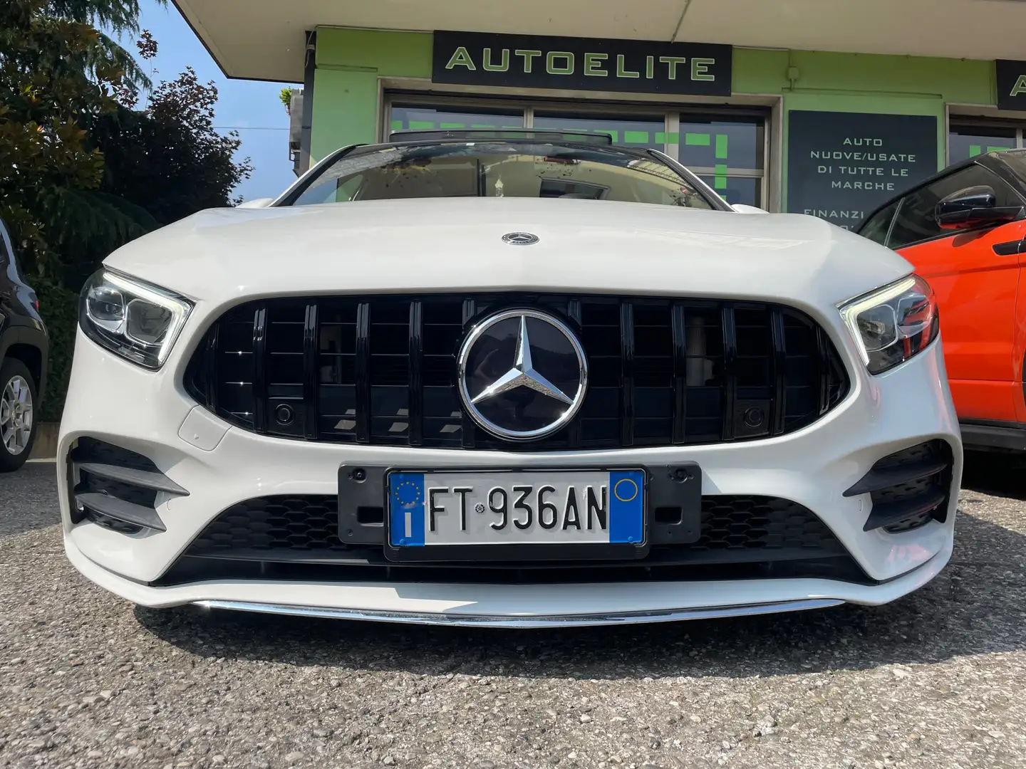 Mercedes-Benz A 180 d AMG Premium Auto Pack Luci Tetto Pano Super Full Bianco - 2