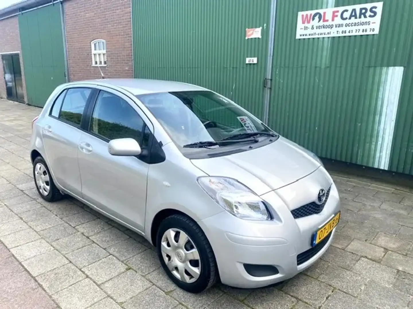Toyota Yaris 1.3 VVTi Aspiration | Airco | APK | Weinig Gelopen Gris - 2
