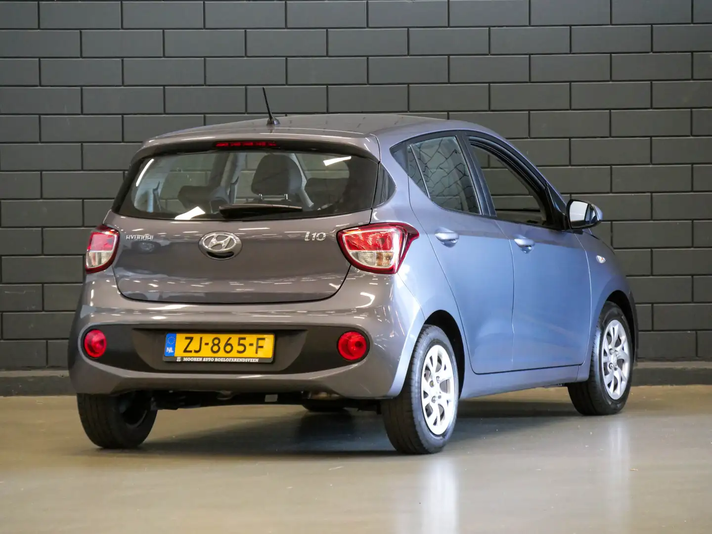 Hyundai i10 1.0i Comfort | AIRCO | CRUISE CONTROL | Grijs - 2