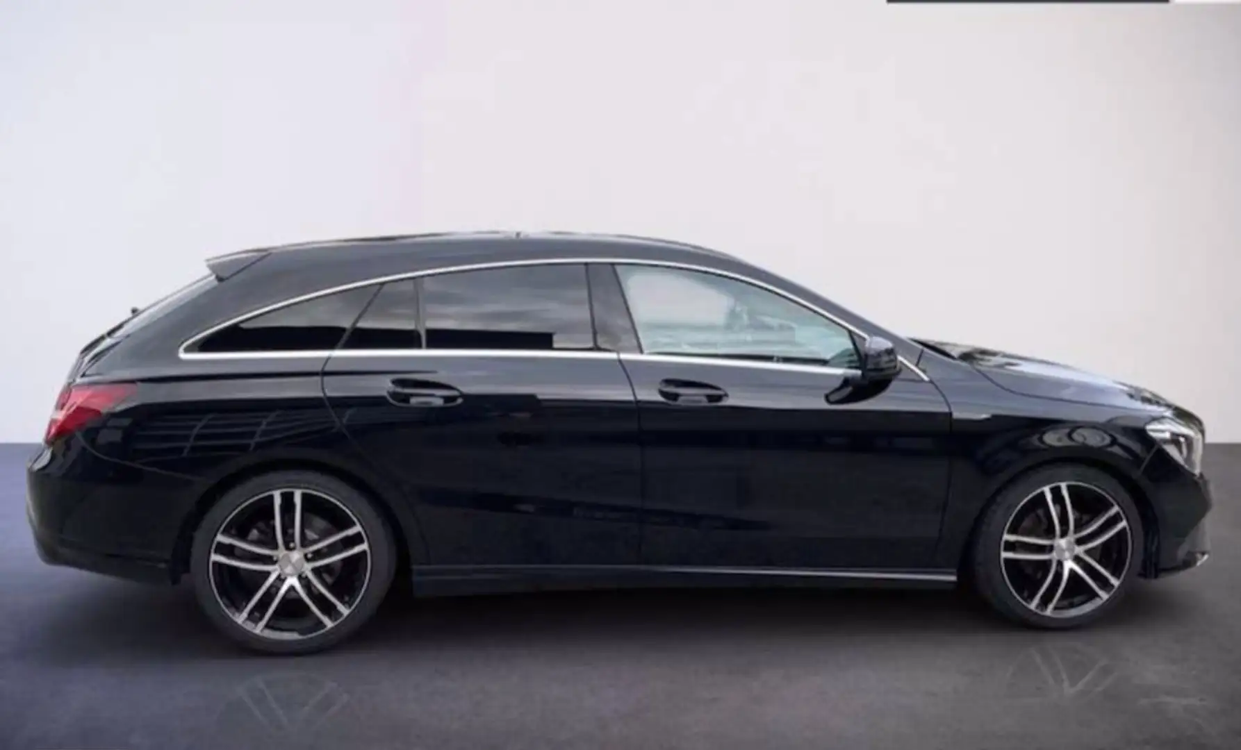 Mercedes-Benz CLA 220 d Shooting Brake Aut. - 2