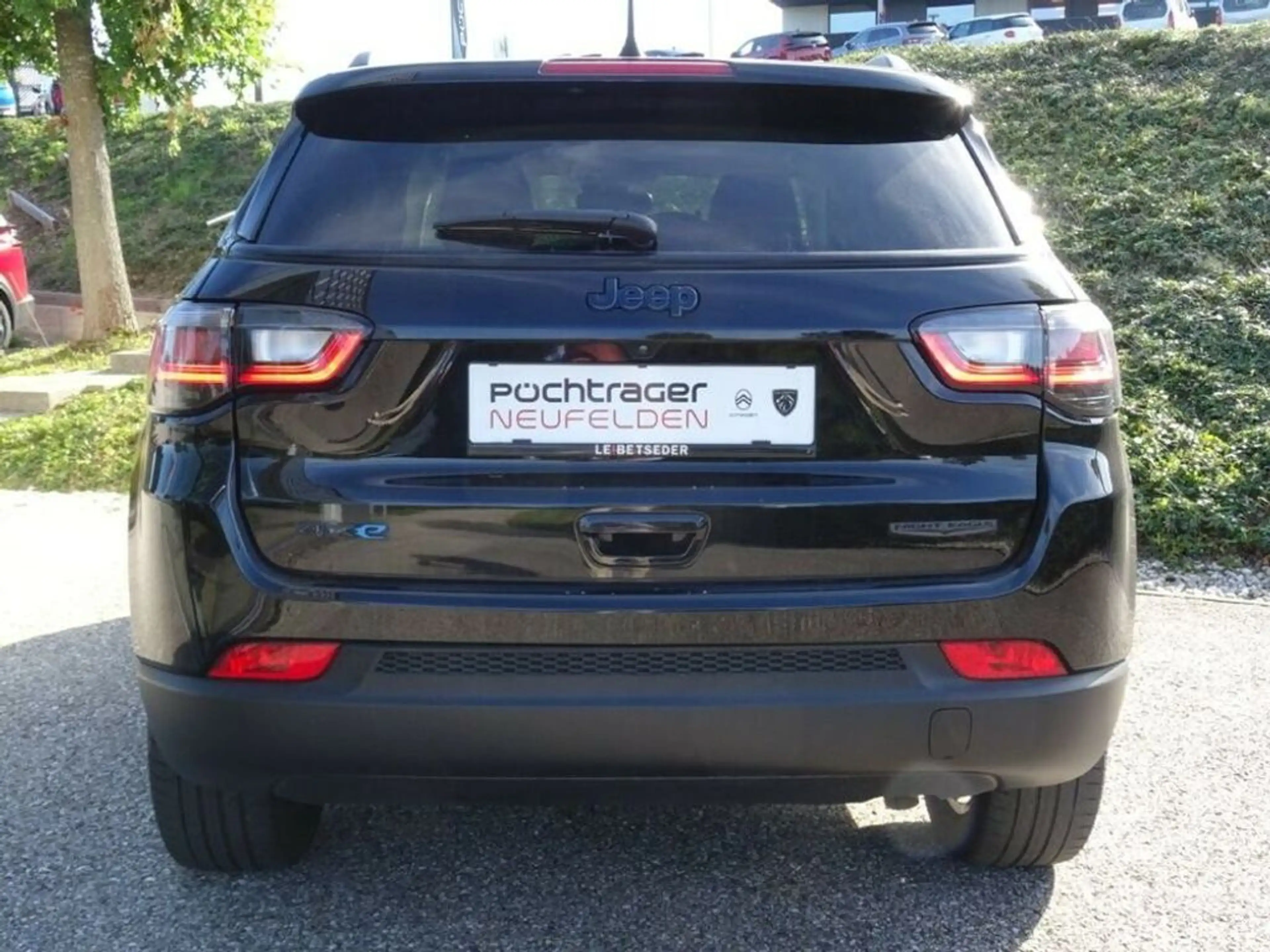 Jeep Compass Night Eagle Plug-In Hybrid 190 4xe Allrad! — photo 7