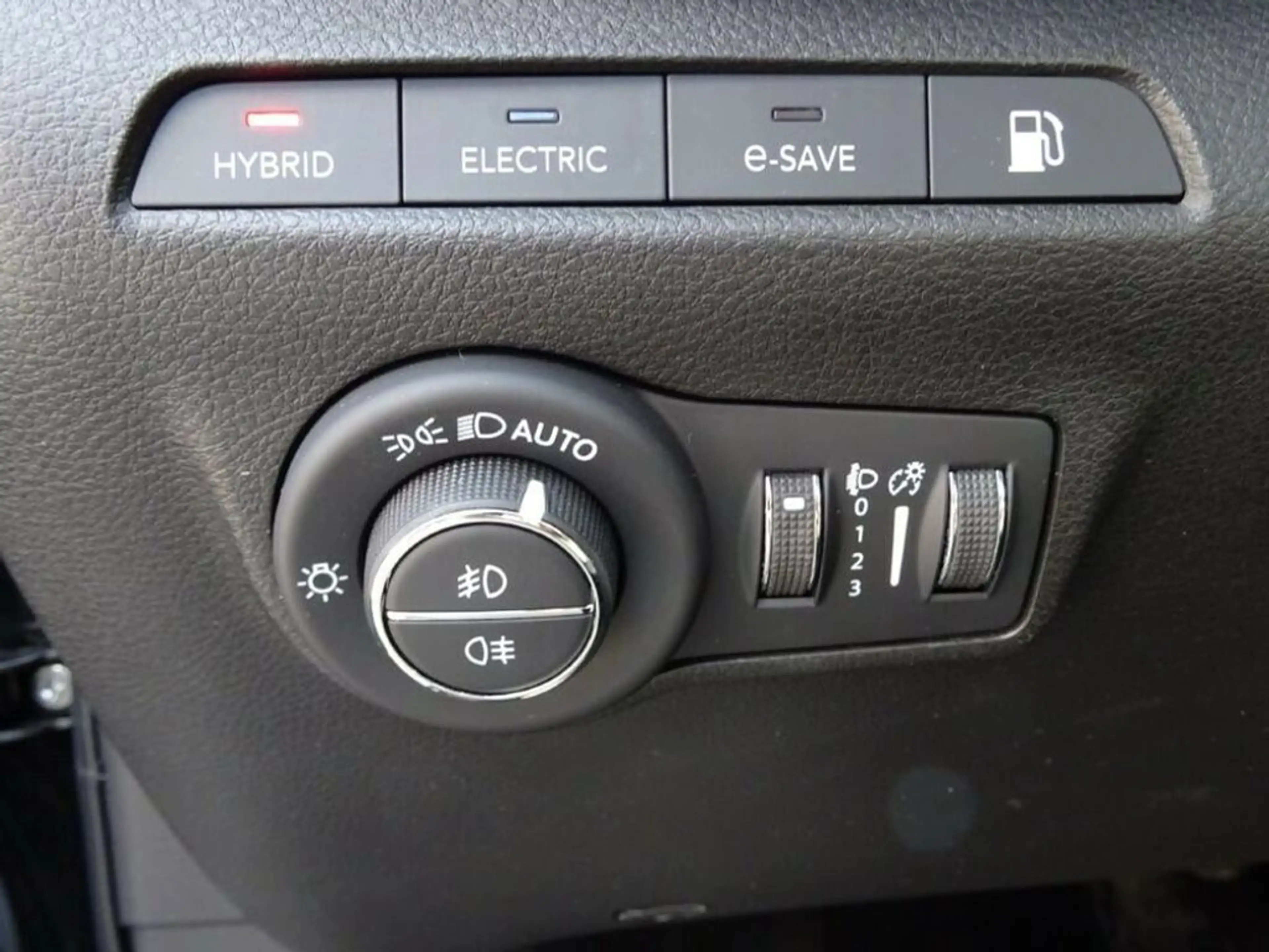 Jeep Compass Night Eagle Plug-In Hybrid 190 4xe Allrad! — photo 15