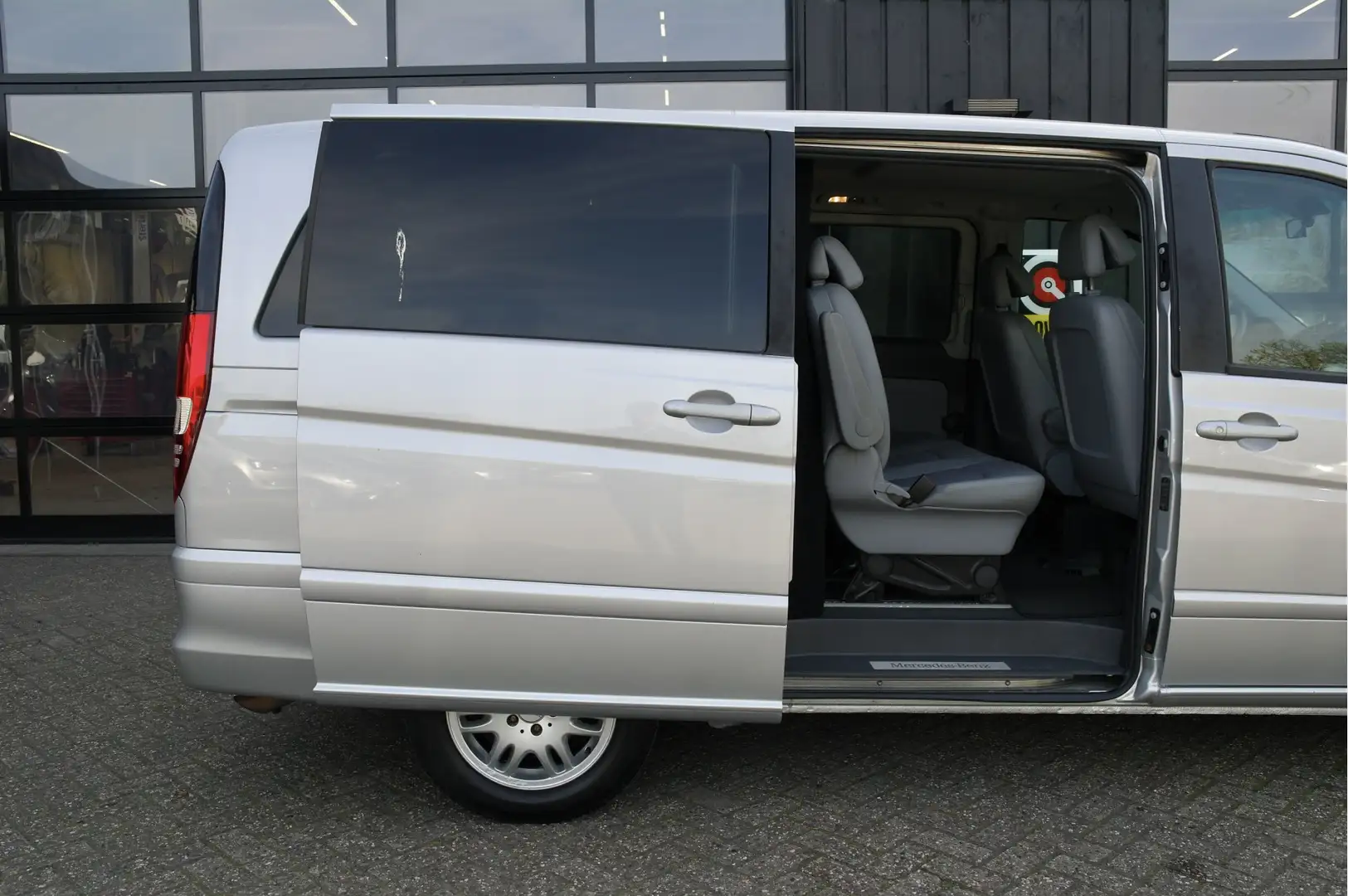 Mercedes-Benz Viano 163 PK 2.2 CDI Trend DC Lang | 5-Persoons | 2x Sch Zilver - 2