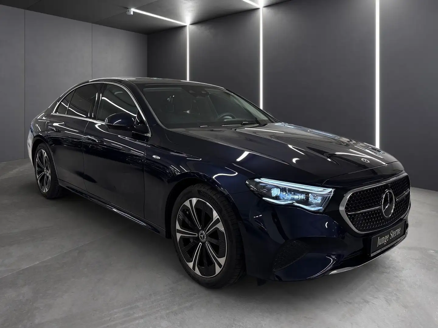 Mercedes-Benz E 300 de 4M AVANTGARDE Adv+*Distronic*Totwin*360 Blau - 2