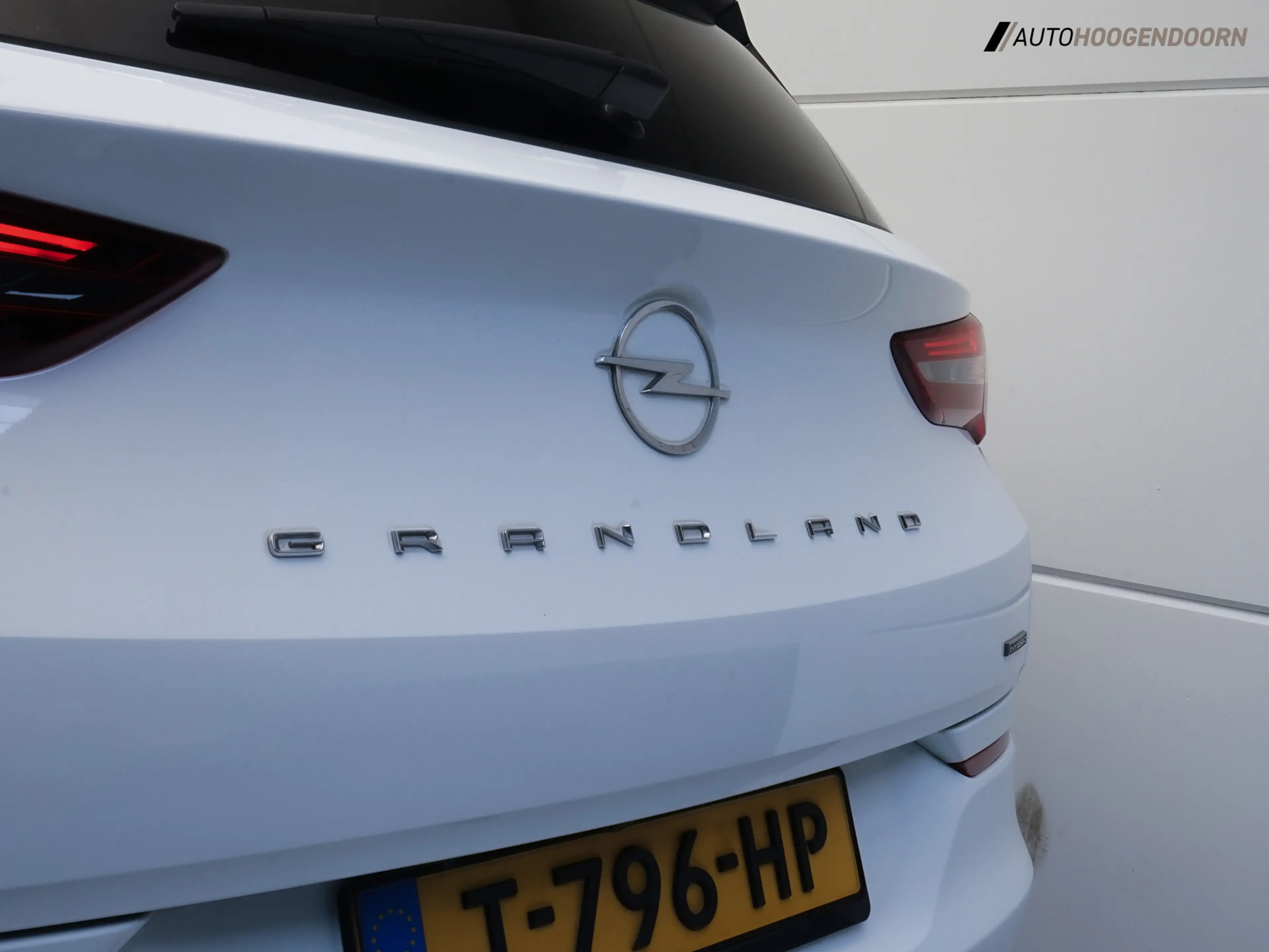 Opel Grandland 1.6 Turbo Plug-In Hybrid Business Elegance Sport ( — photo 6