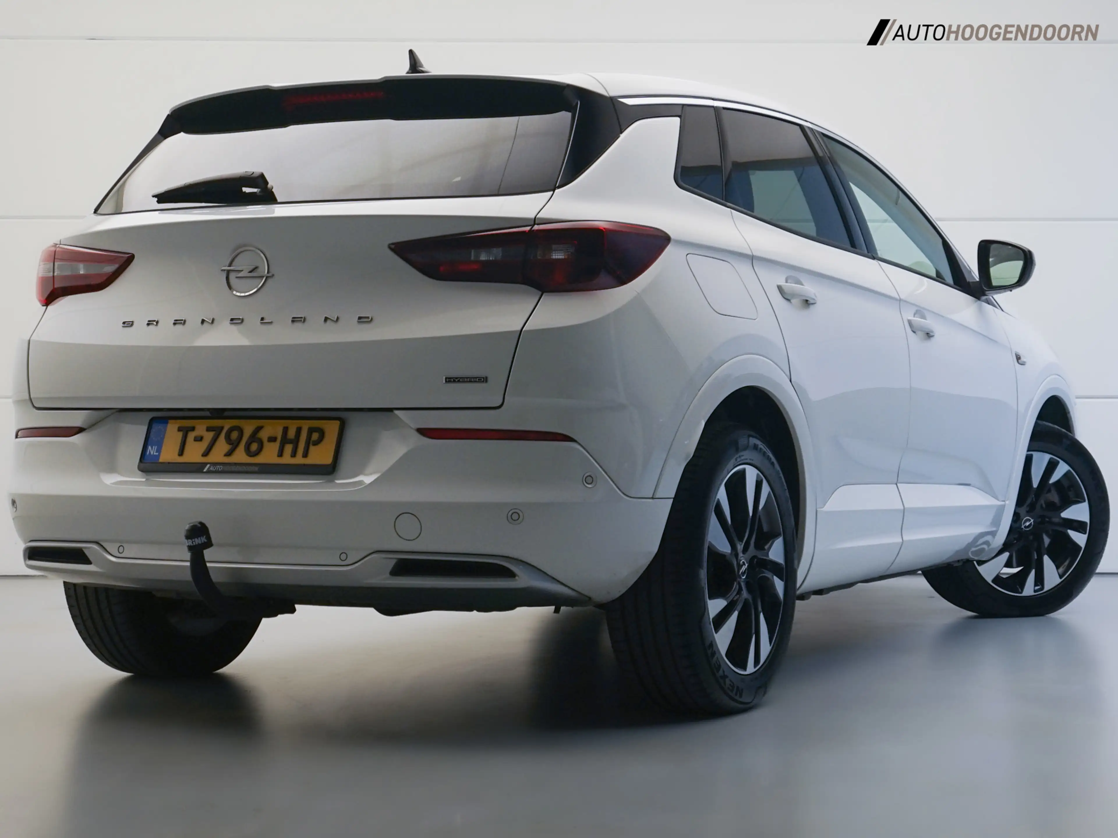 Opel Grandland 1.6 Turbo Plug-In Hybrid Business Elegance Sport ( — photo 4