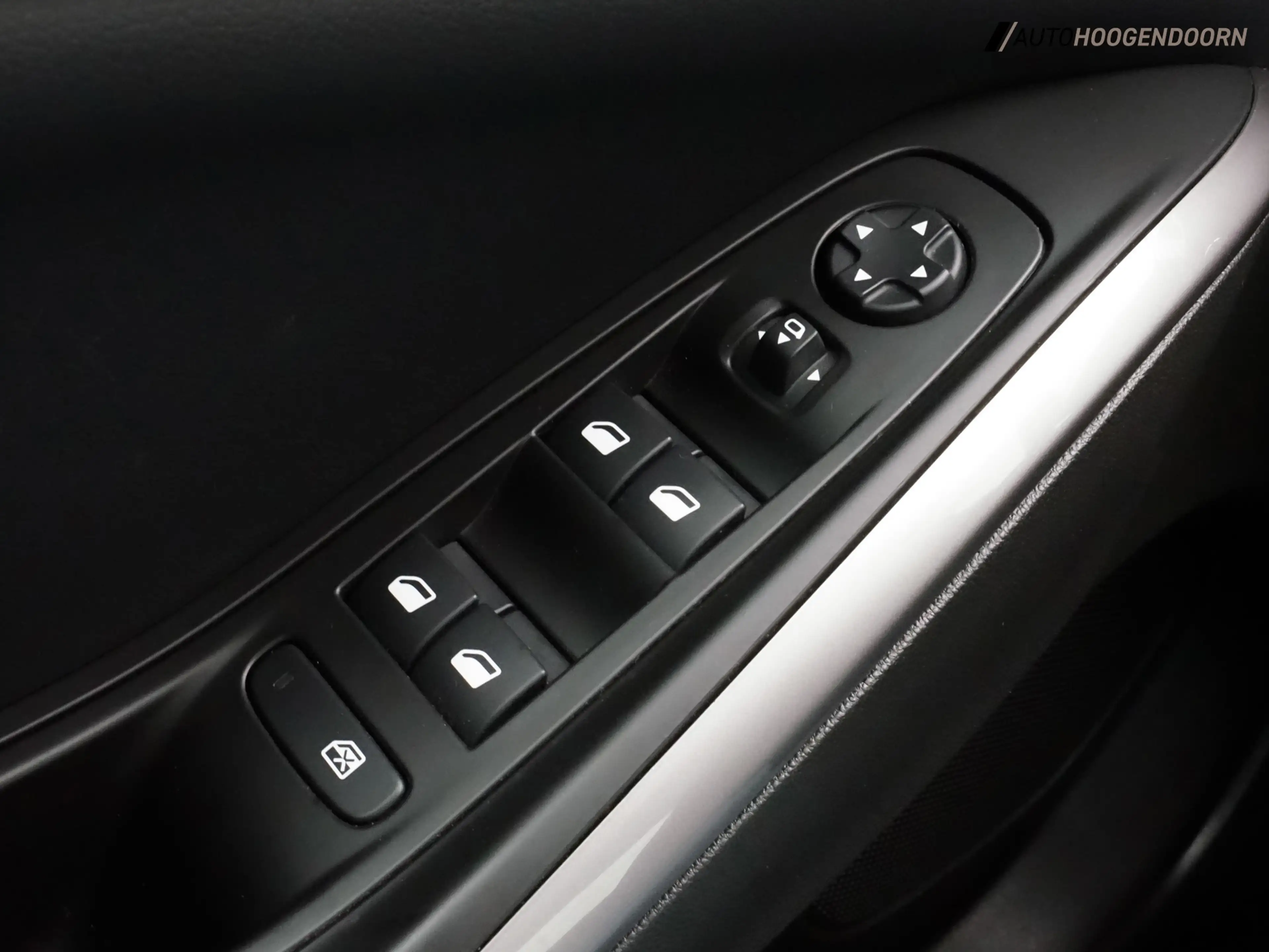 Opel Grandland 1.6 Turbo Plug-In Hybrid Business Elegance Sport ( — photo 16