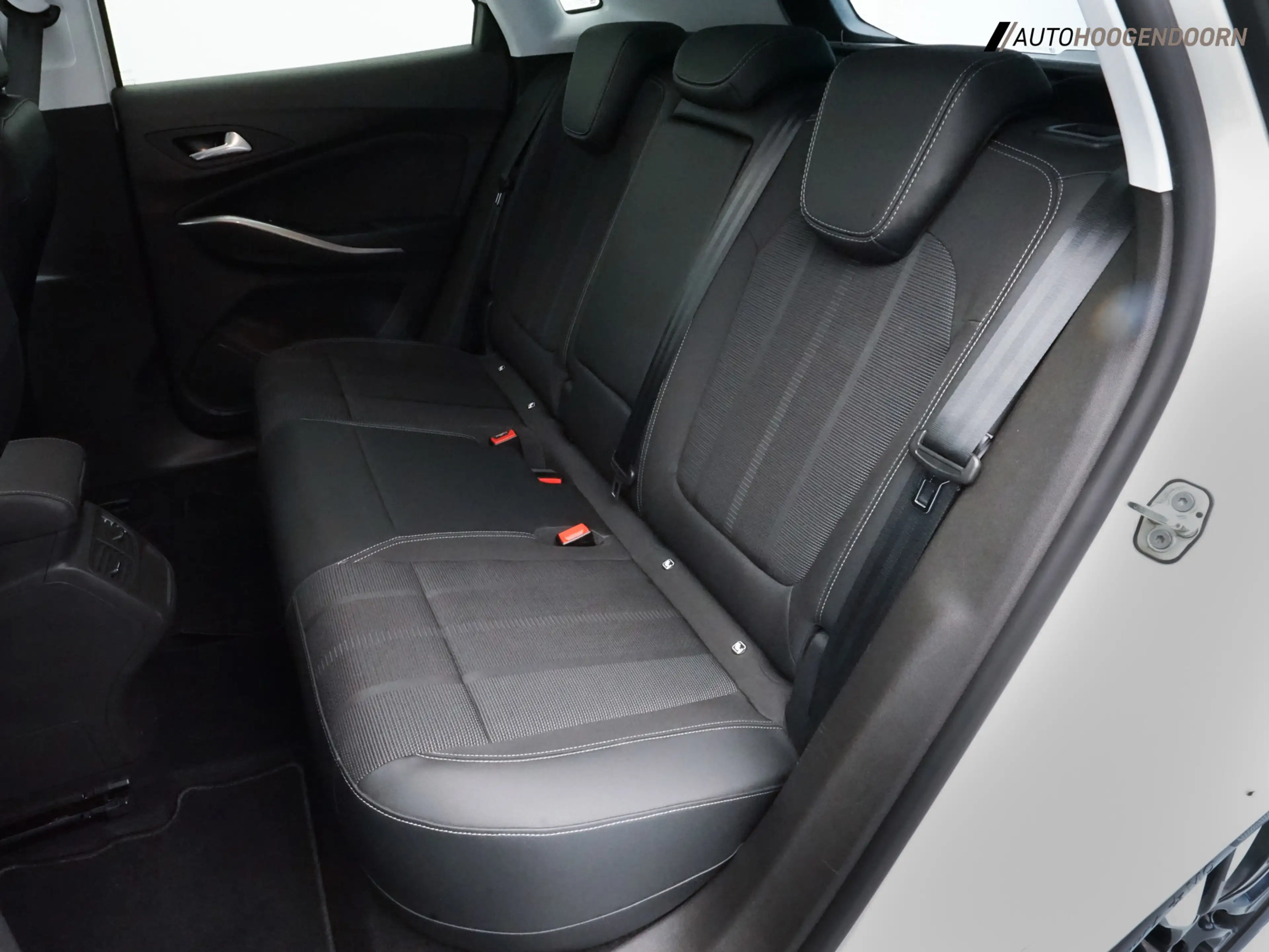 Opel Grandland 1.6 Turbo Plug-In Hybrid Business Elegance Sport ( — photo 13