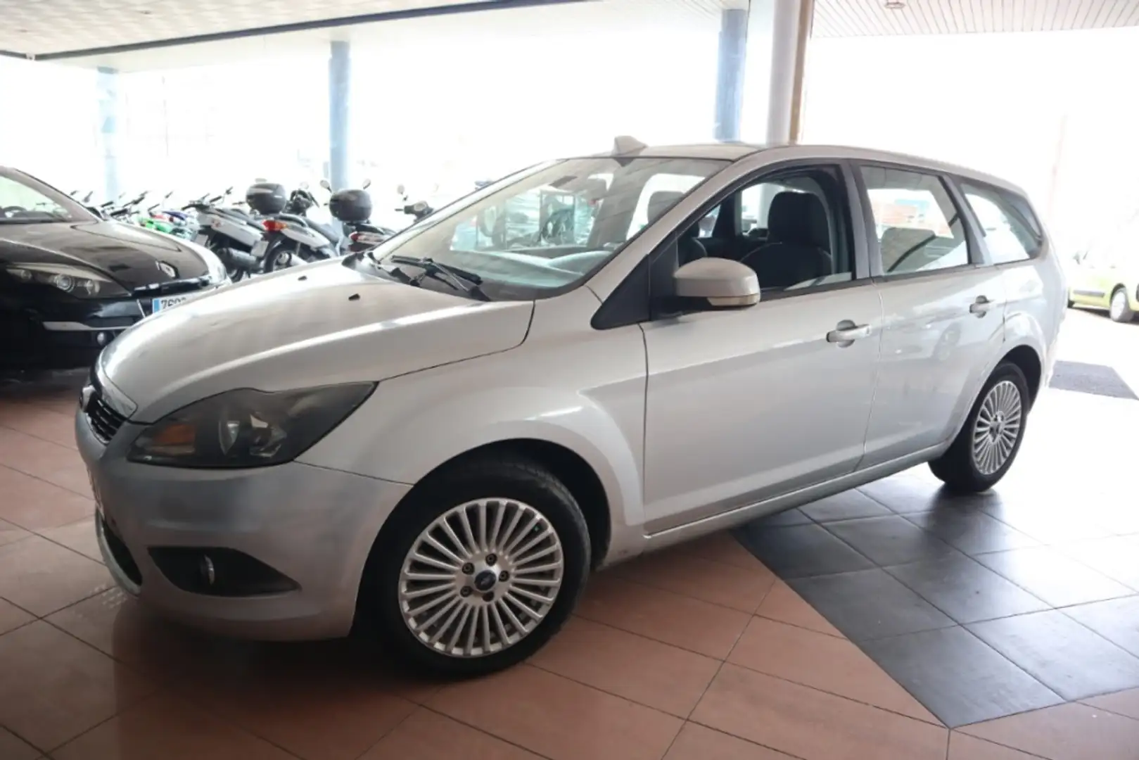 Ford Focus 1.6TDCi Titanium 109 Grijs - 1