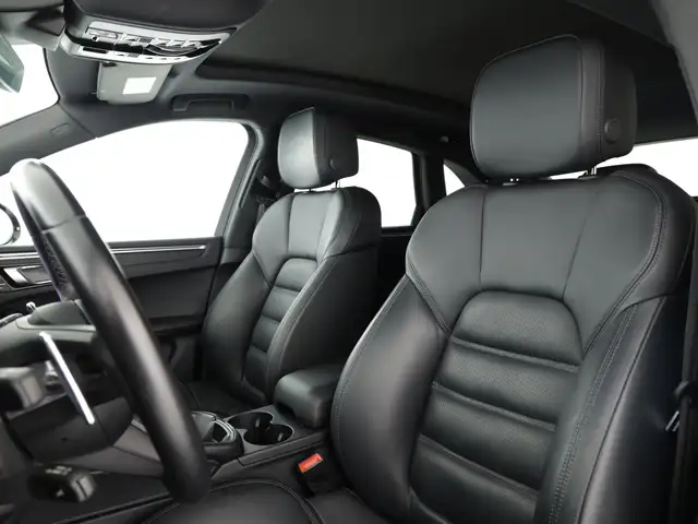 Porsche Macan view 9