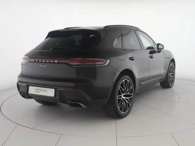 Porsche Macan view 2