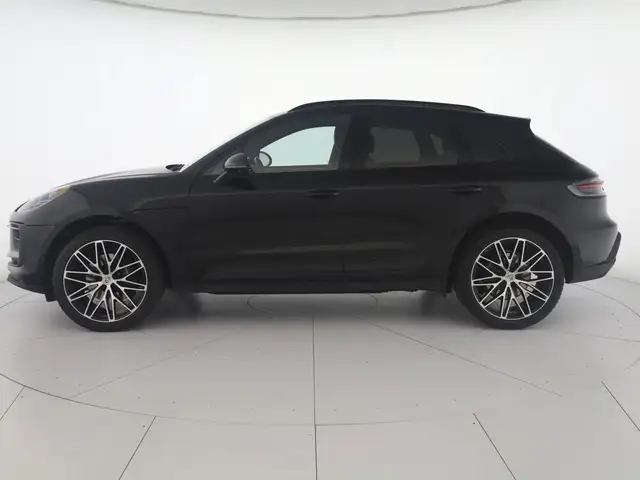 Porsche Macan view 5