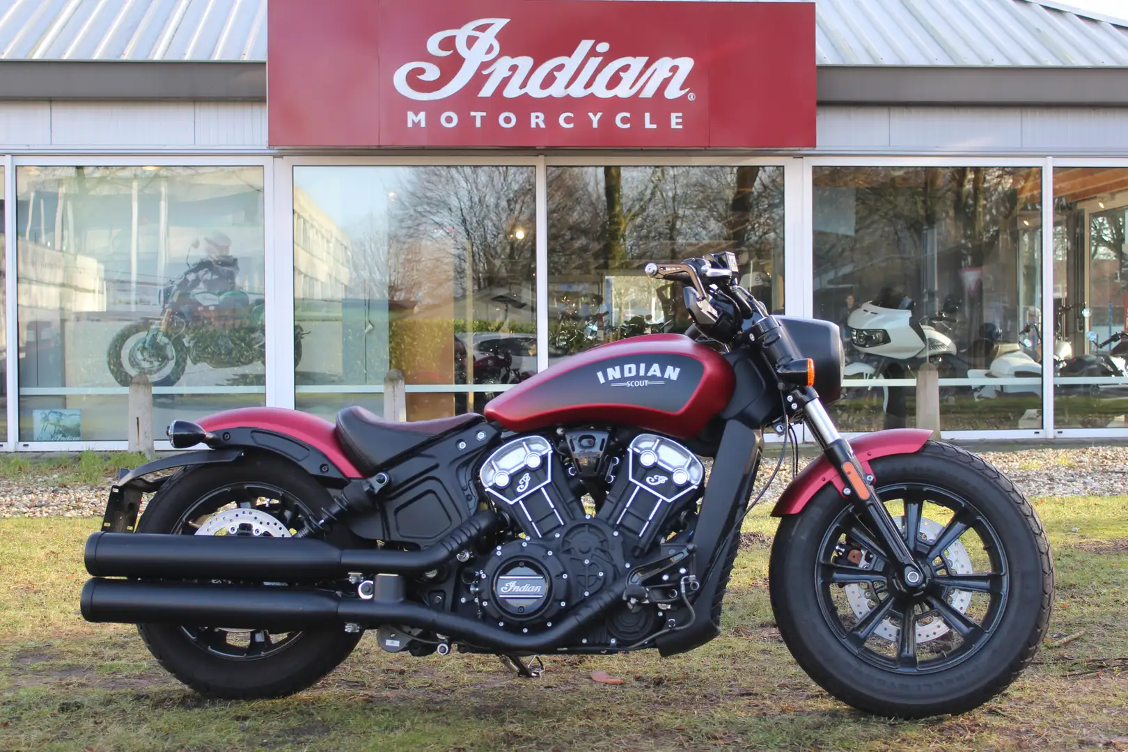 Indian Scout Bobber Rouge - 2