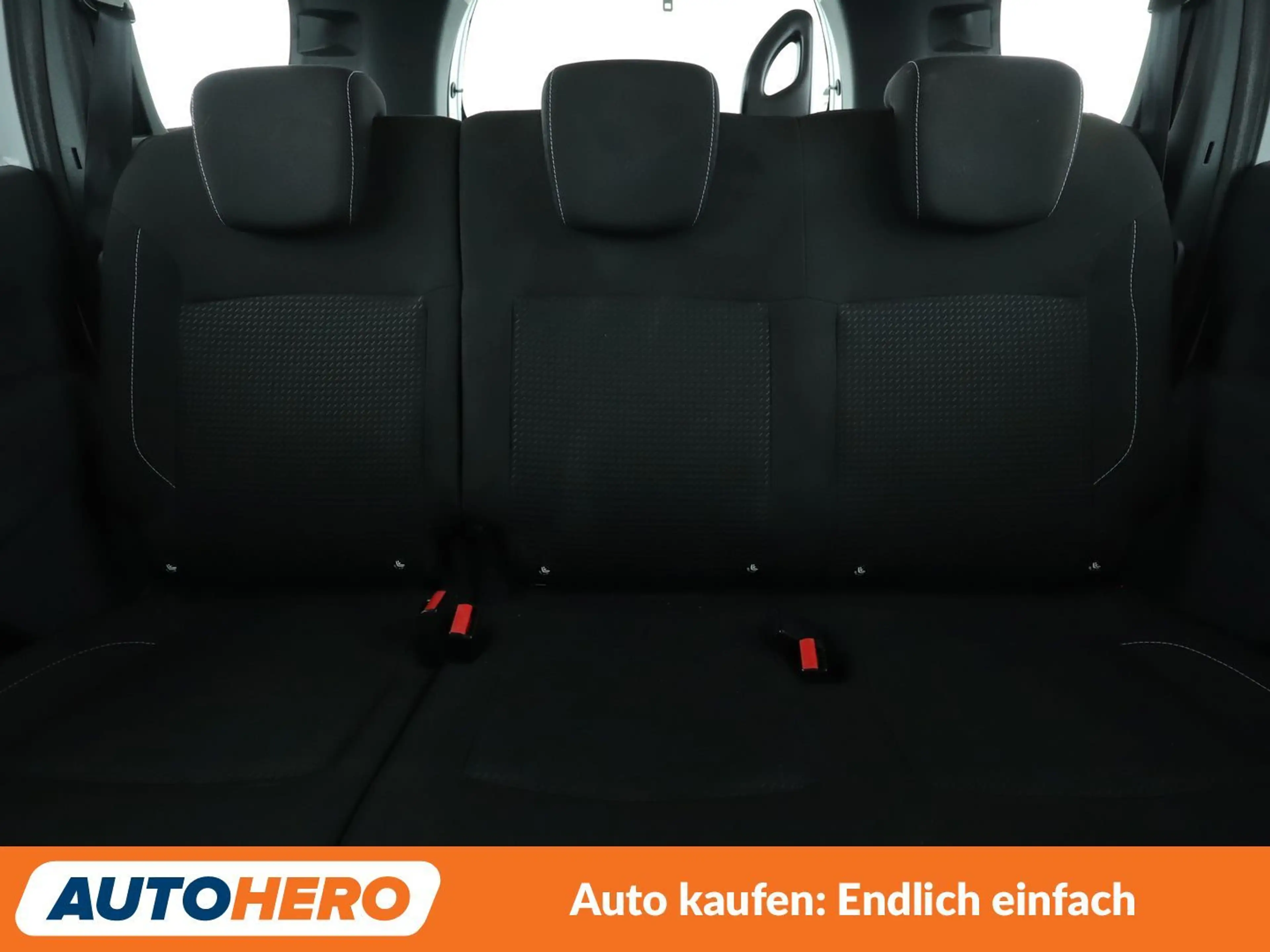 Dacia Lodgy 1.6 SCe Comfort*NAVI*TEMPO*PDC* — photo 15