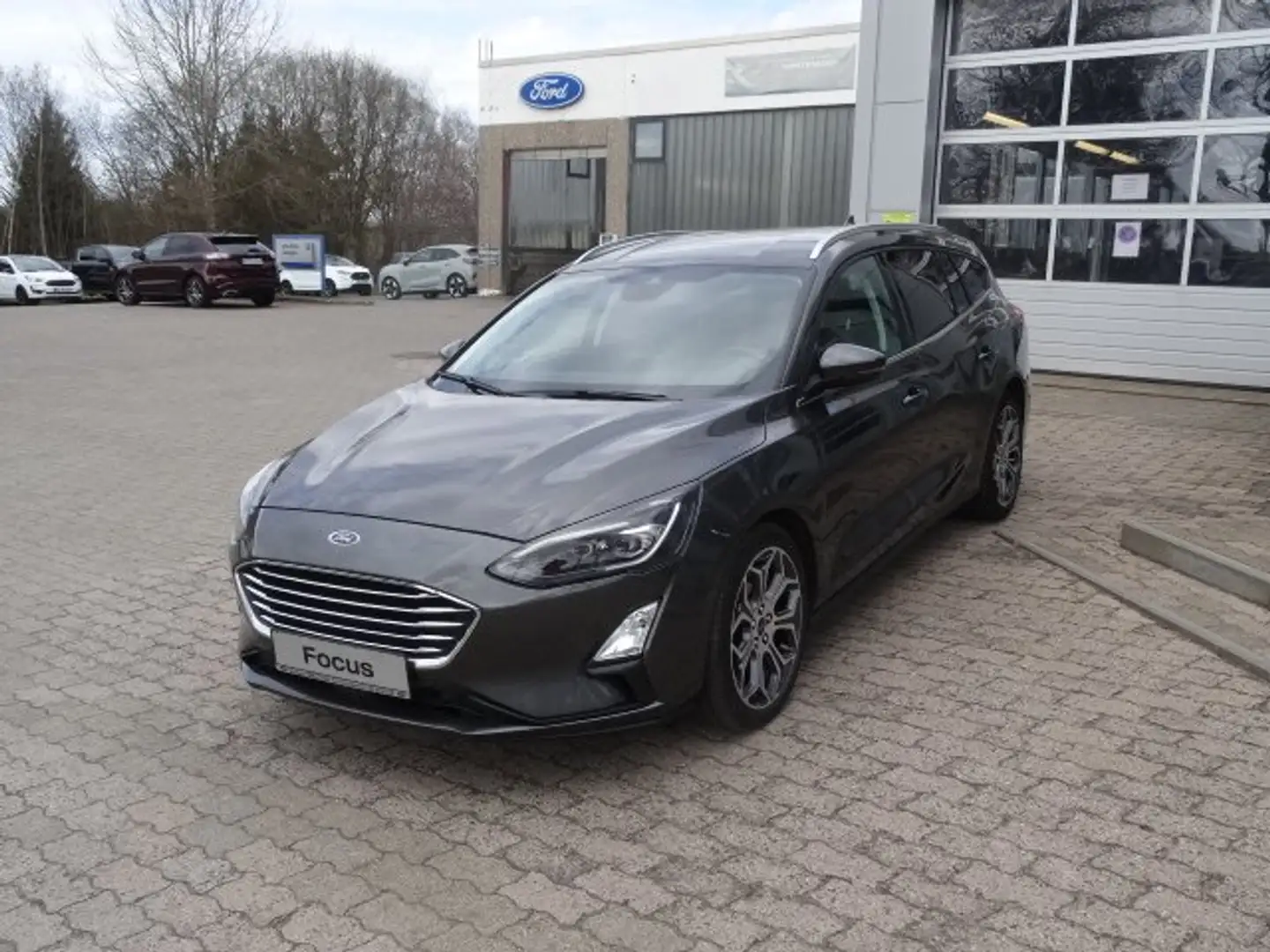 Ford Focus Turnier 1.5 EcoBoost Start-Stopp-System TITANIUM Grau - 1