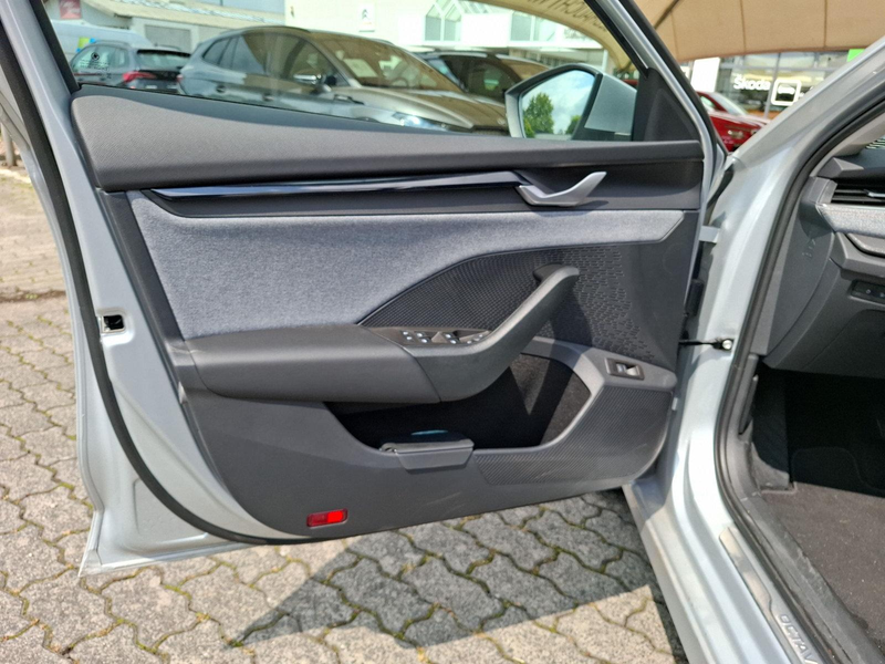 Skoda Octavia Combi 2.0 TDI 110 kW,DSG, Selection, in Geldern — photo 9