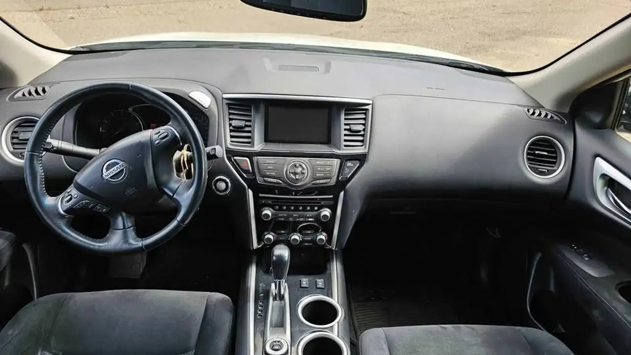 Nissan Pathfinder снимка Nissan Pathfinder