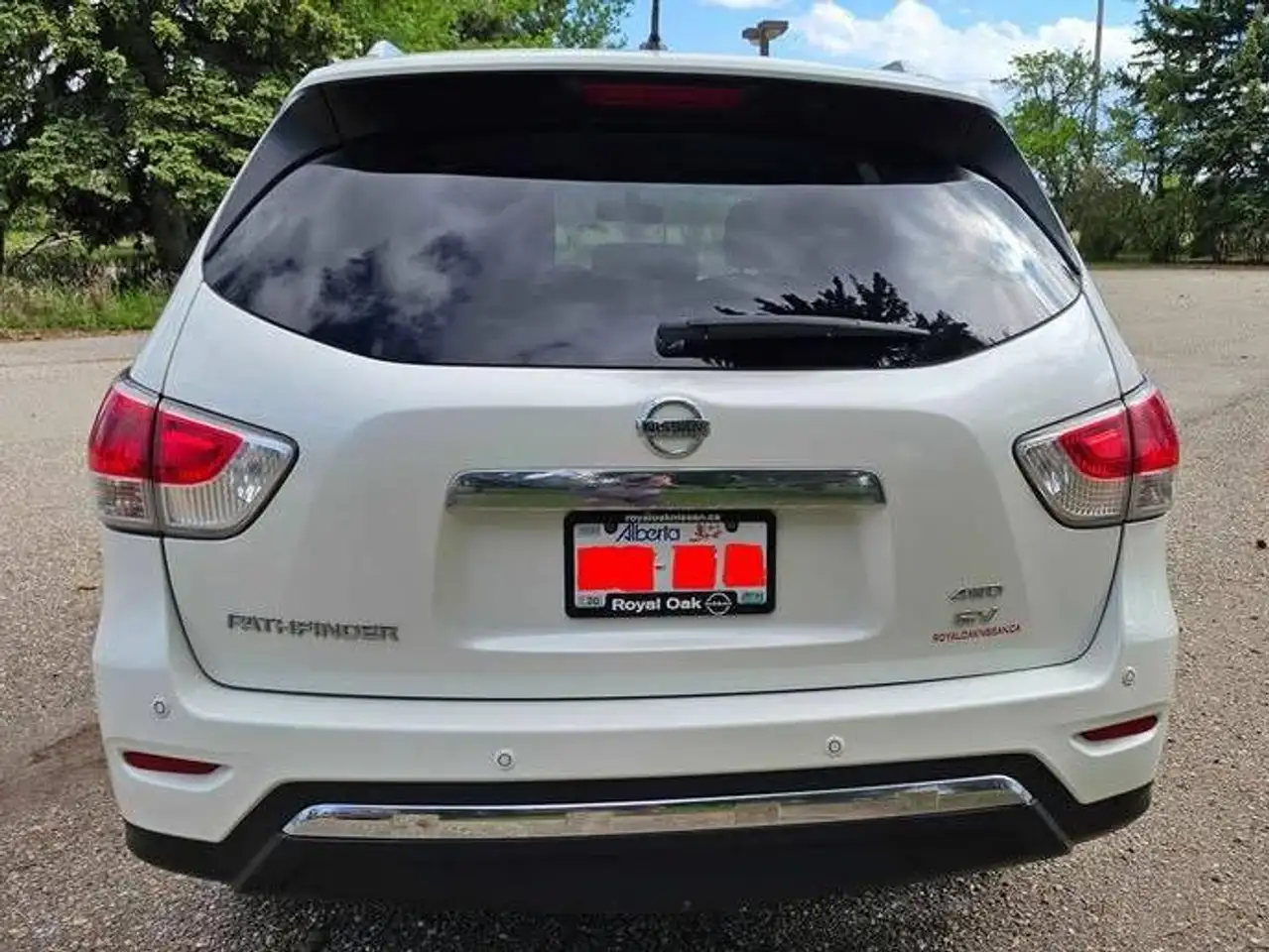 Nissan Pathfinder снимка Nissan Pathfinder