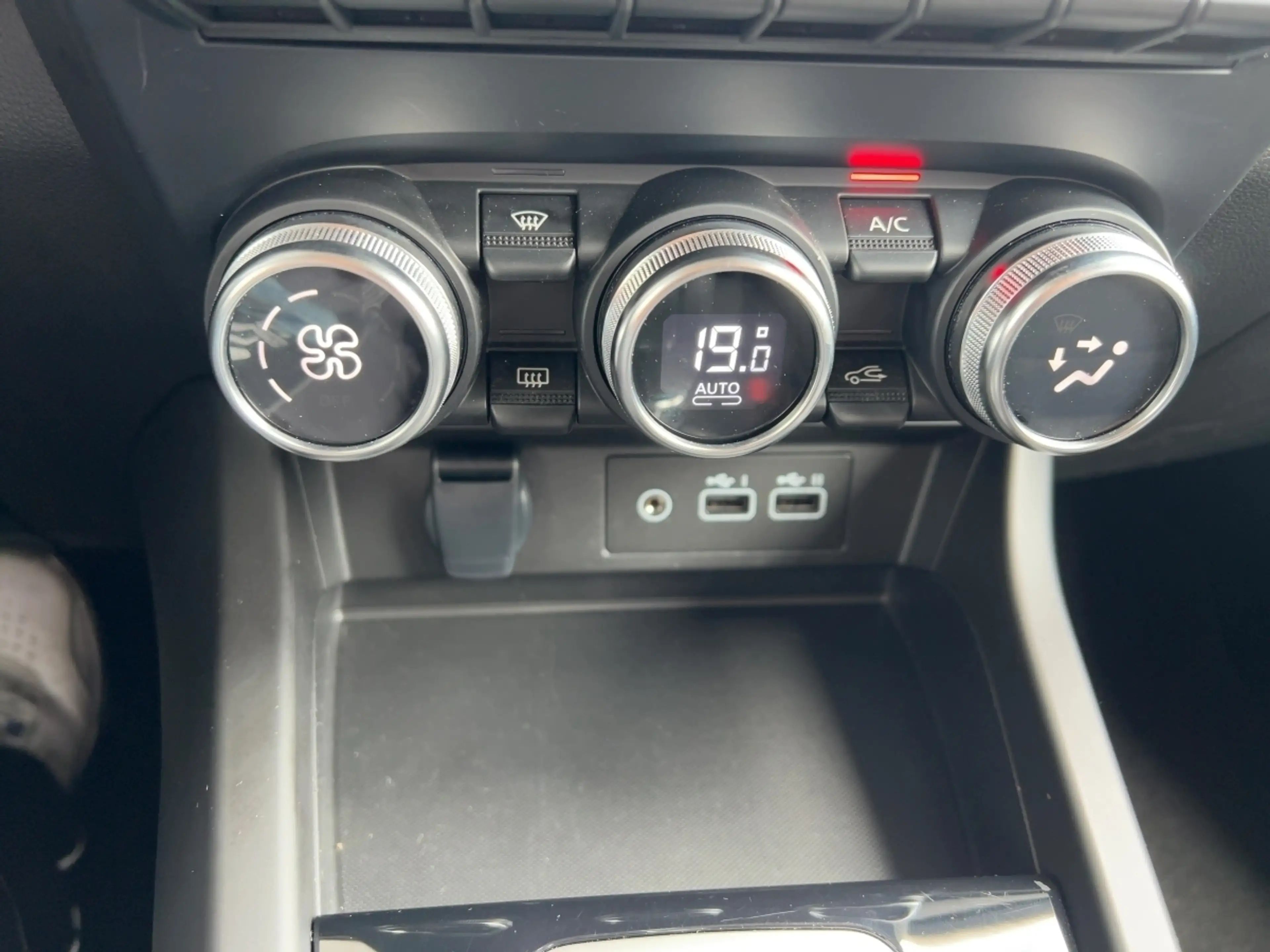 Renault Arkana EVOLUTION Mild Hybrid 140 EDC Apple CarPlay — photo 15