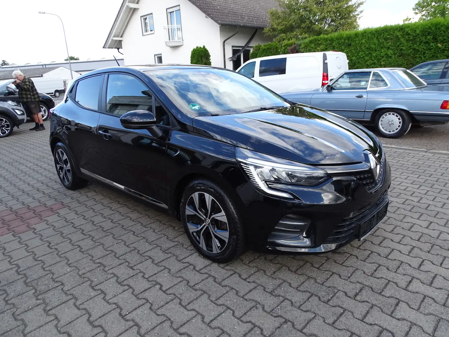 Renault Clio 1,0l Evolution Navi Rückfahrkamera, Einparkhilfe Zwart - 1