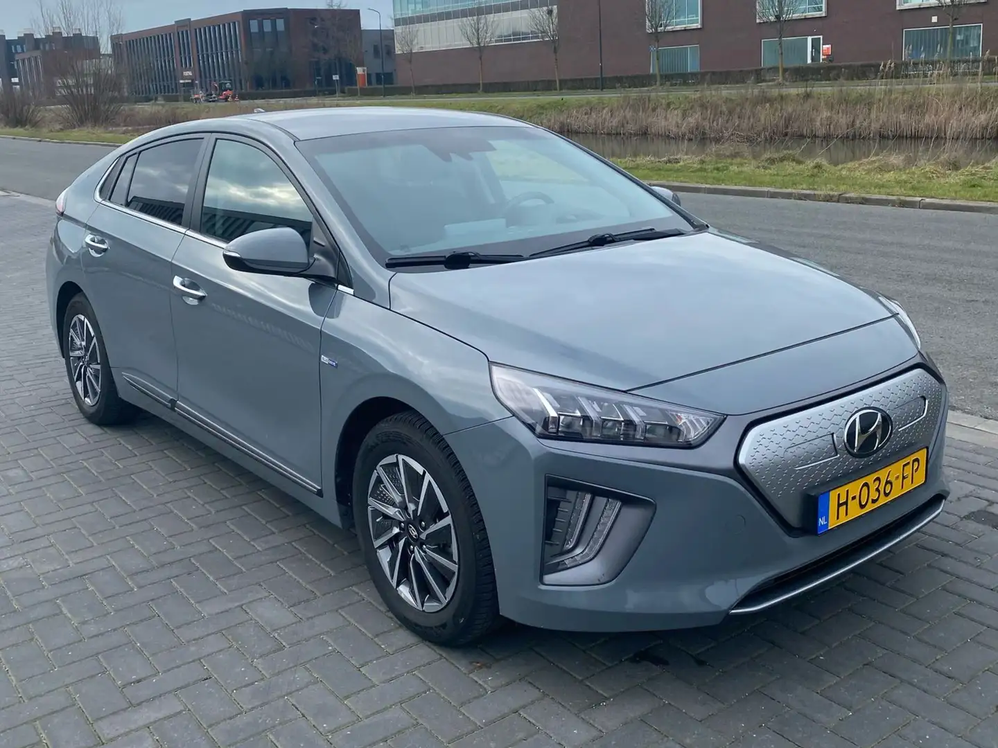 Hyundai IONIQ IONIQ Comfort EV 38 kWh Grijs - 1