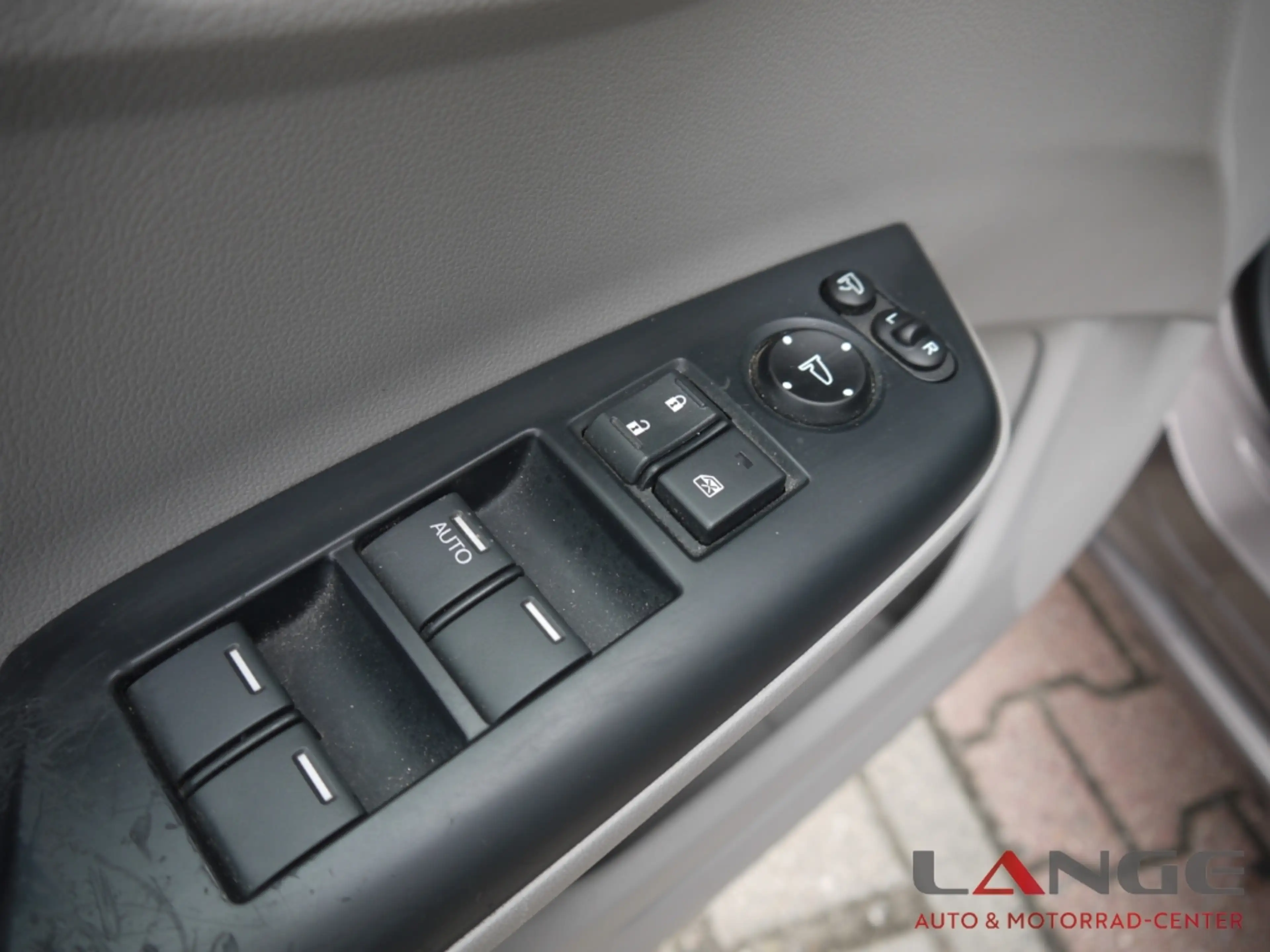Honda Civic Lim. 4-trg. Executive Xenon Klimaautom SD SHZ Keyl — photo 10