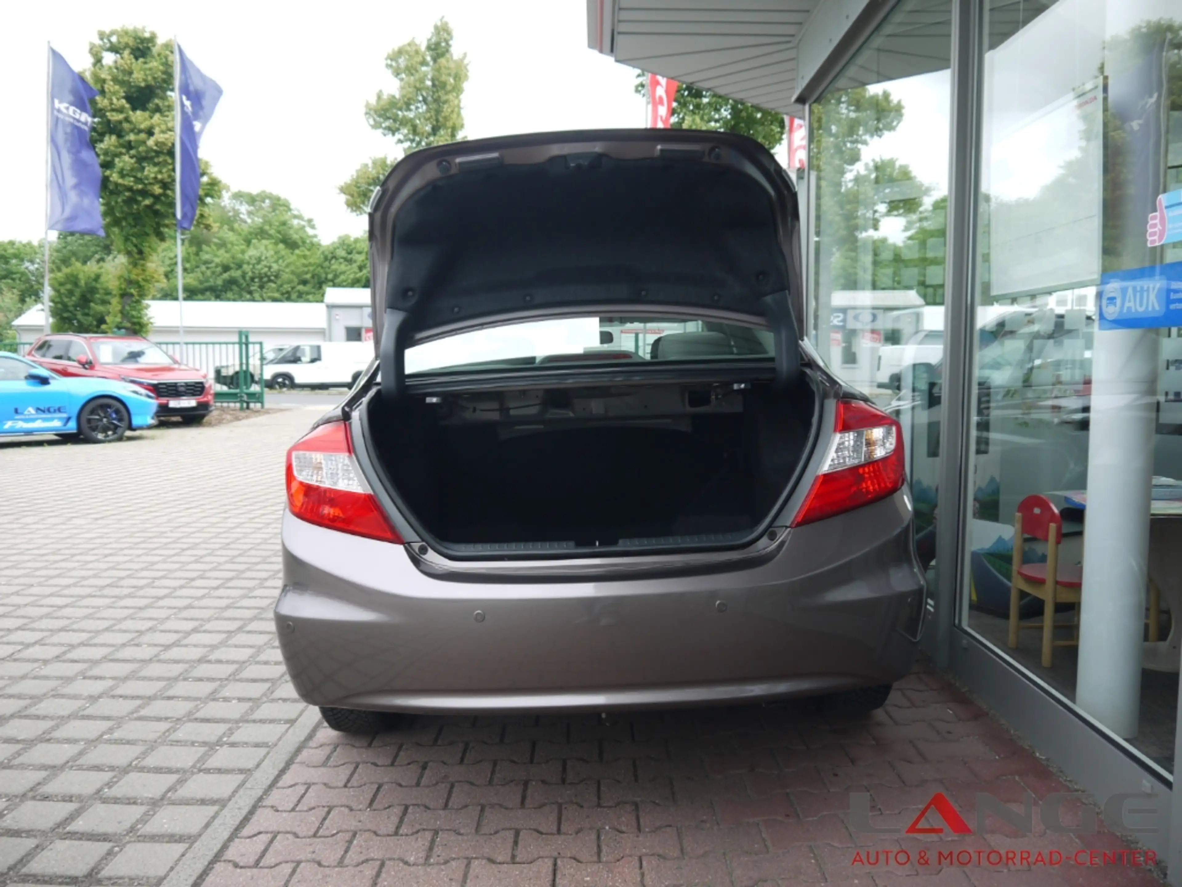 Honda Civic Lim. 4-trg. Executive Xenon Klimaautom SD SHZ Keyl — photo 6
