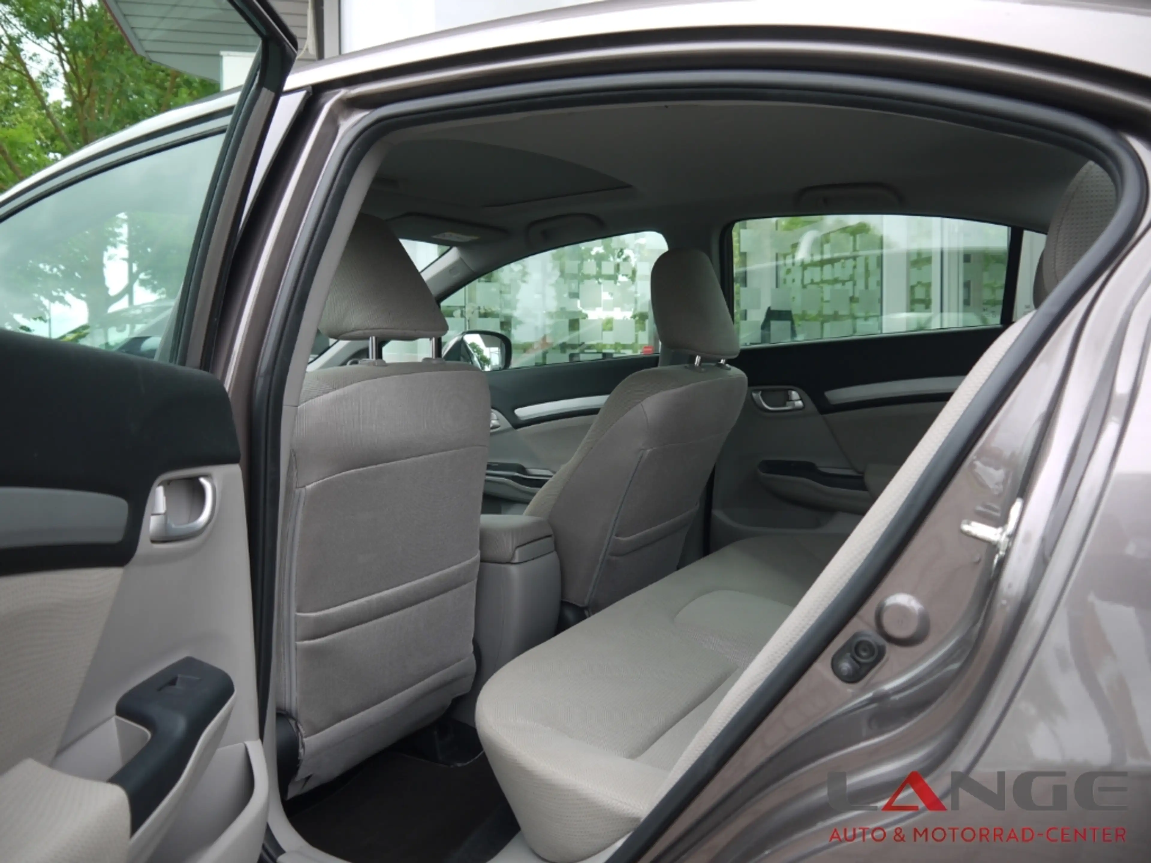Honda Civic Lim. 4-trg. Executive Xenon Klimaautom SD SHZ Keyl — photo 8